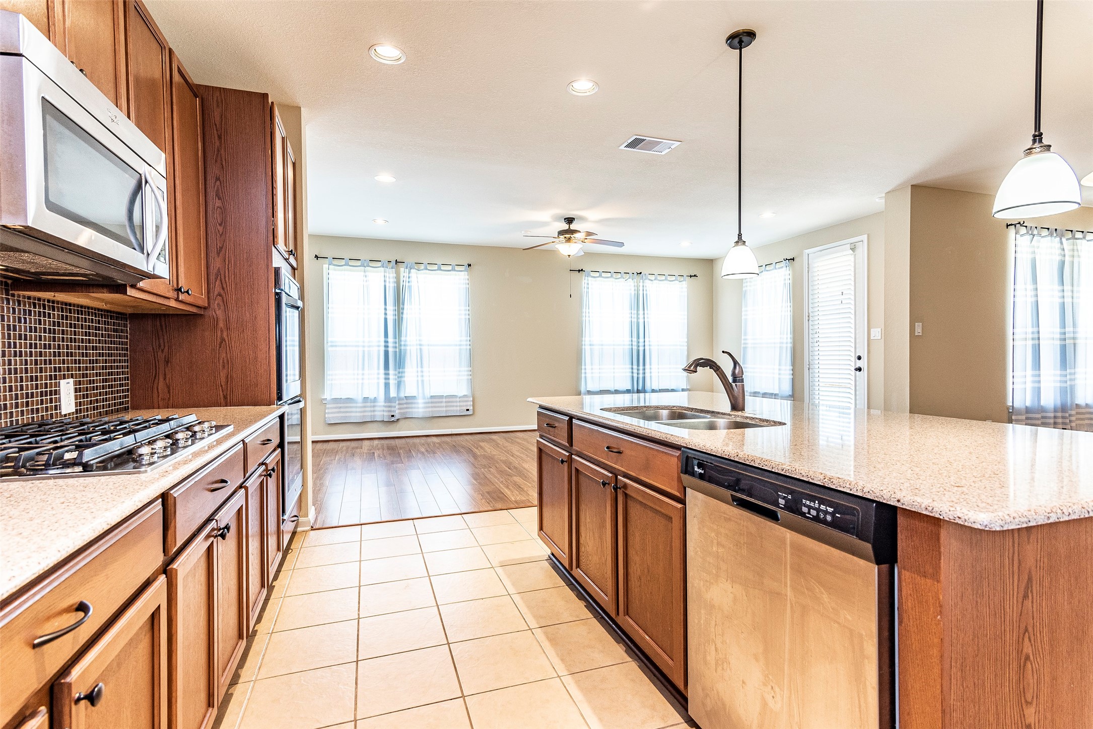 2833 Mezzomonte Lane, League City, TX 77573