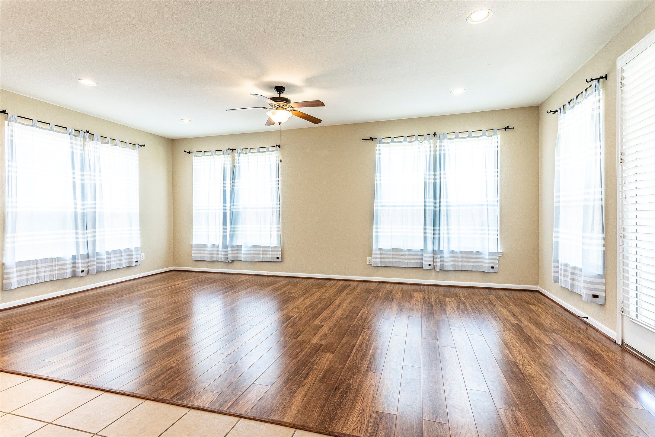 2833 Mezzomonte Lane, League City, TX 77573
