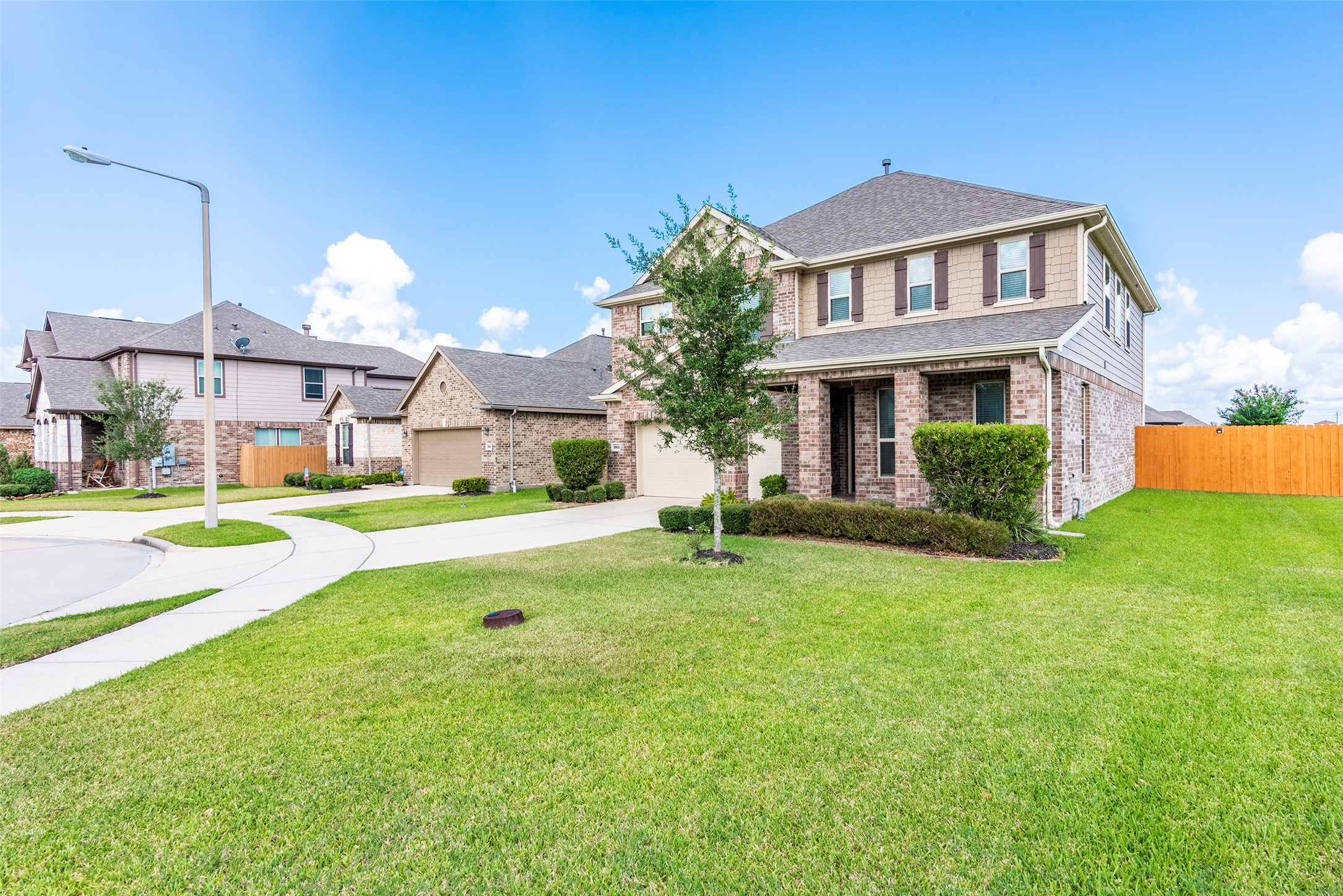 2833 Mezzomonte Lane, League City, TX 77573