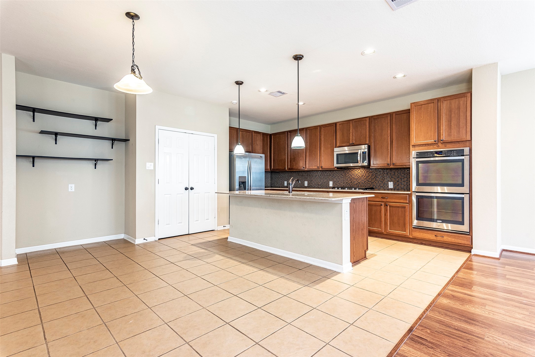 2833 Mezzomonte Lane, League City, TX 77573