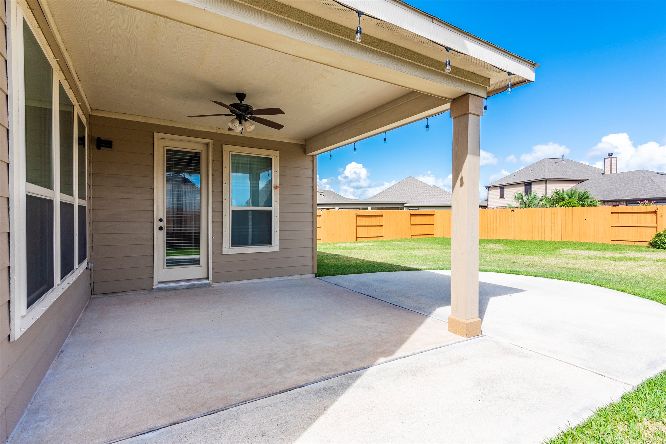 2833 Mezzomonte Lane, League City, TX 77573