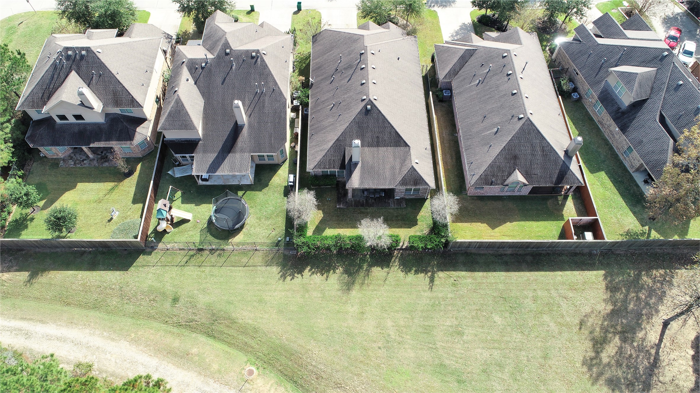 151 W Wading Pond Circle, Tomball, TX 77375