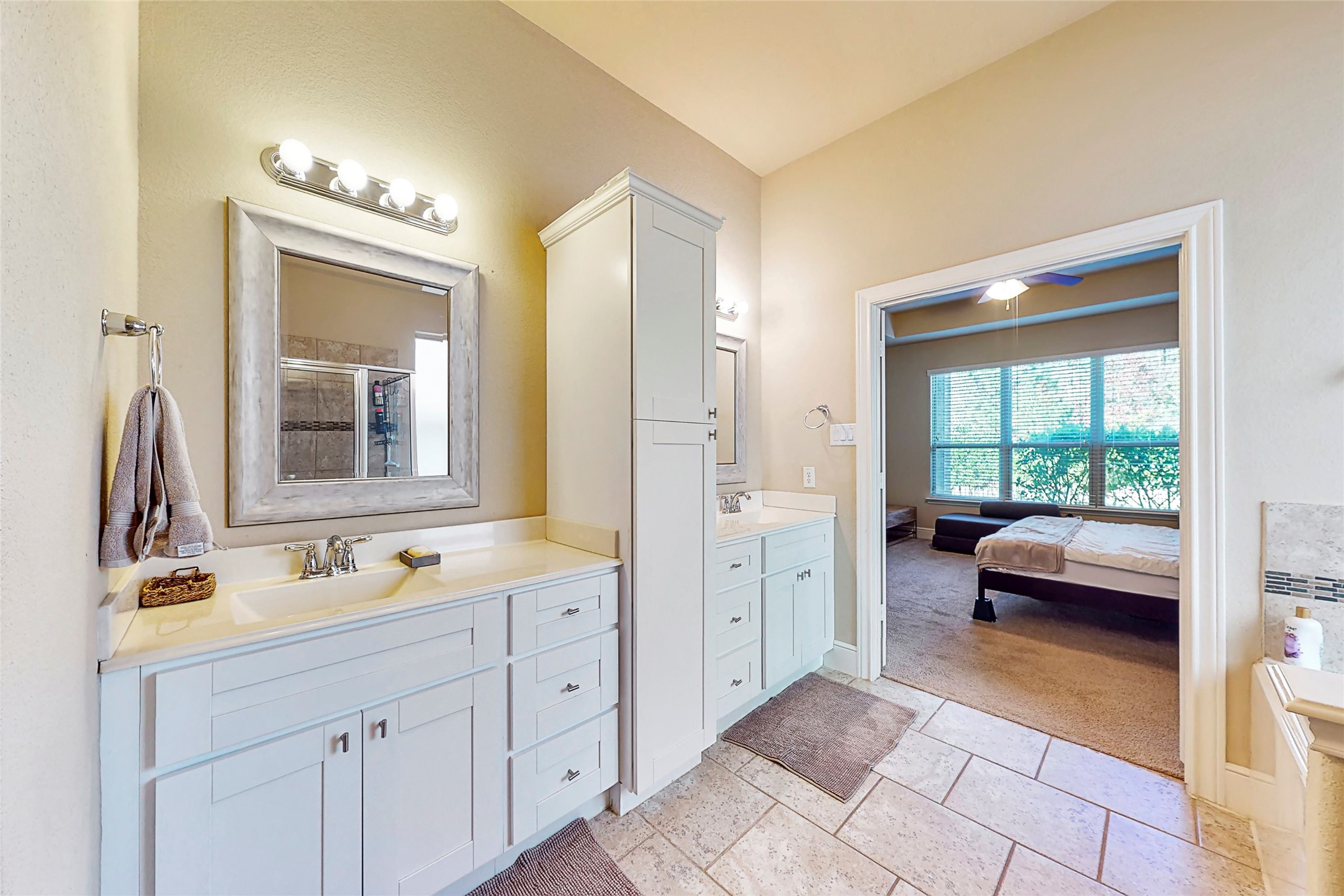 151 W Wading Pond Circle, Tomball, TX 77375