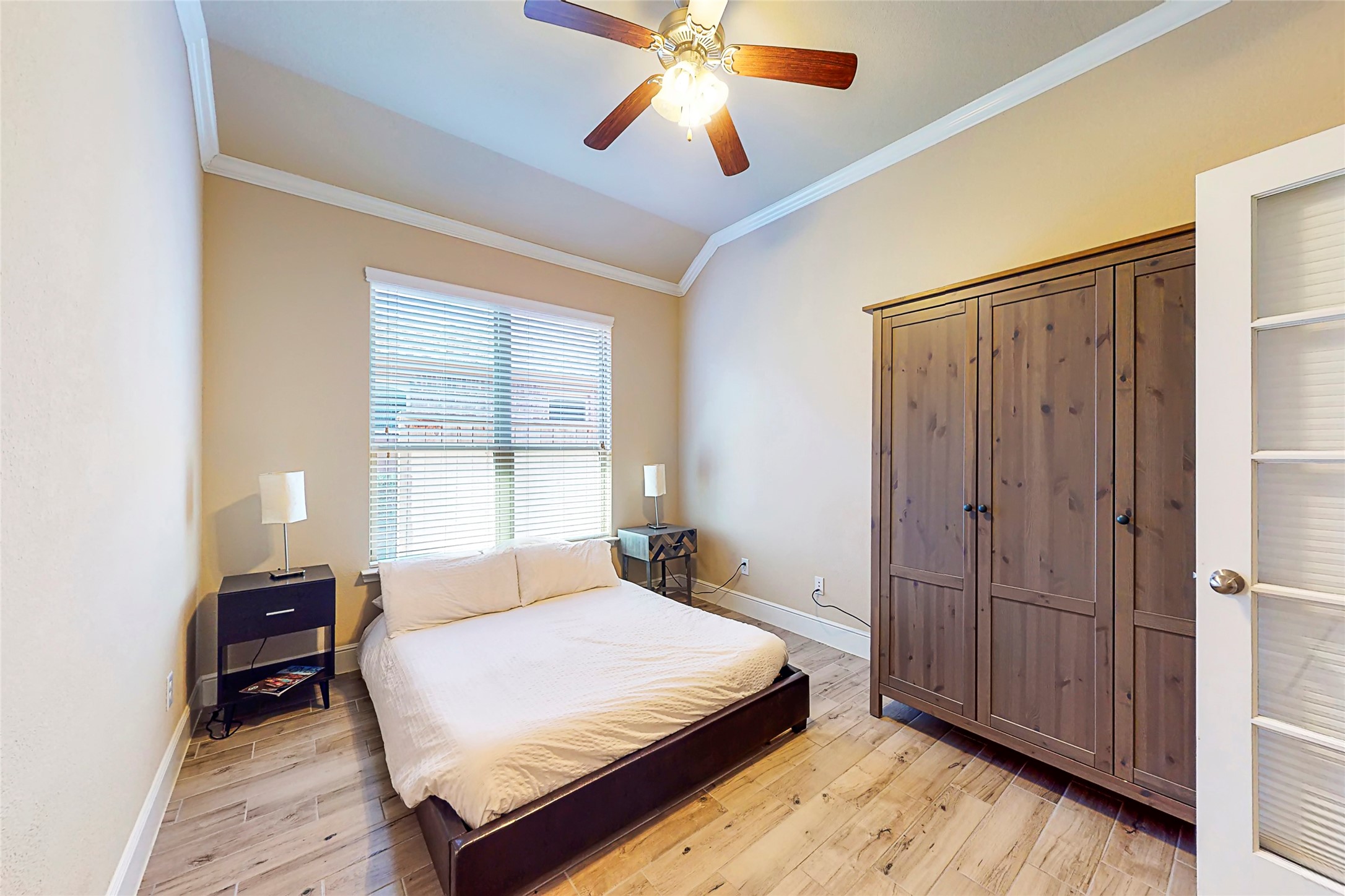 151 W Wading Pond Circle, Tomball, TX 77375