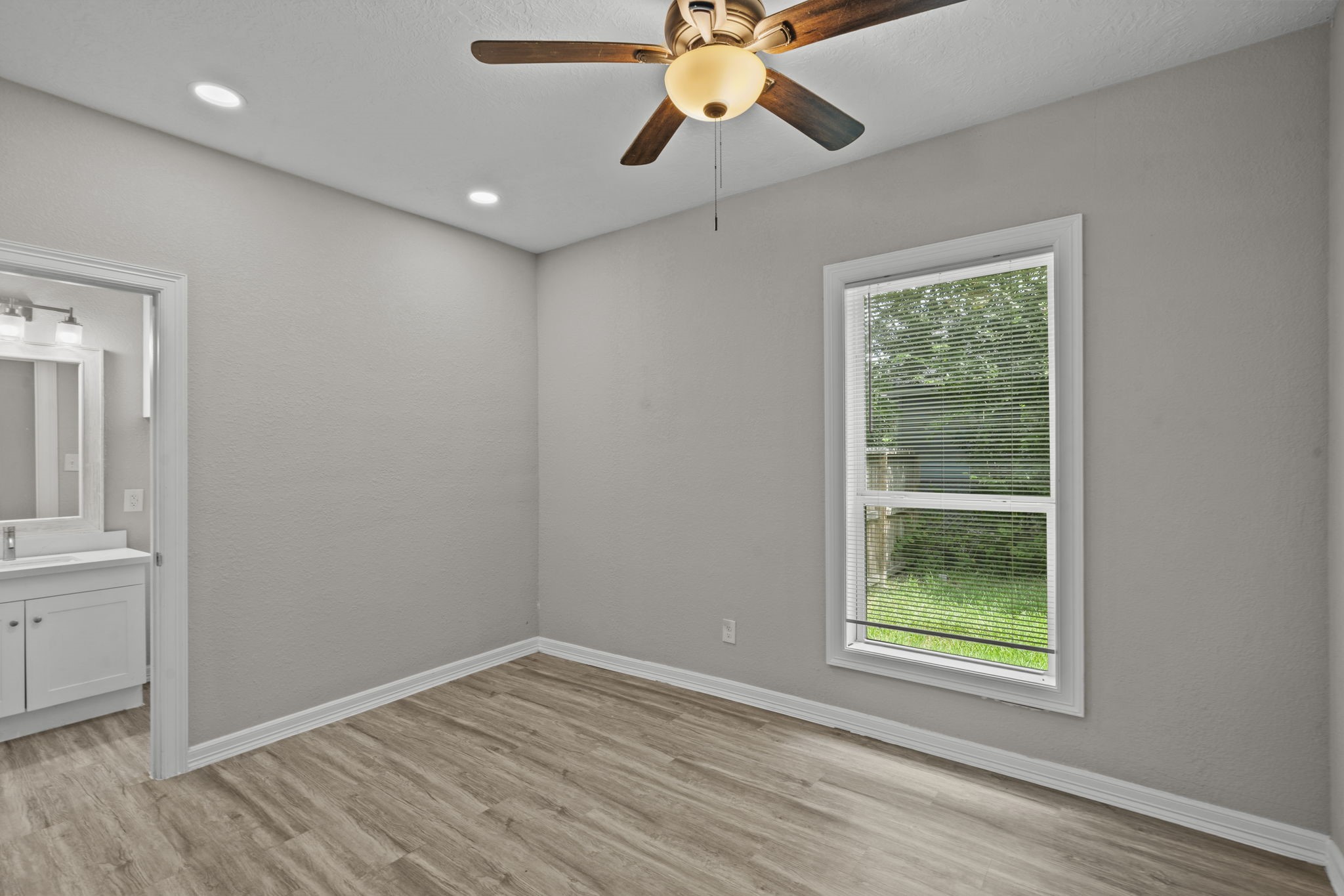 311 7th Avenue N, Texas City, TX 77590
