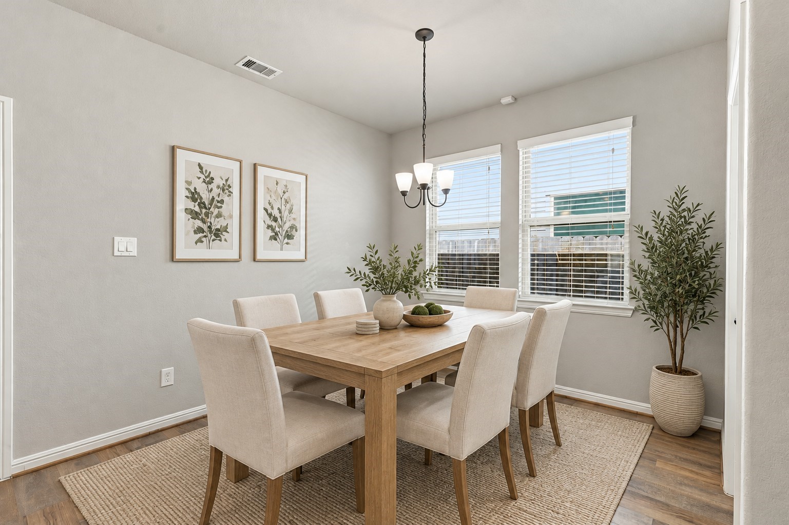 Another angle of the dining area.**Virtually staged
