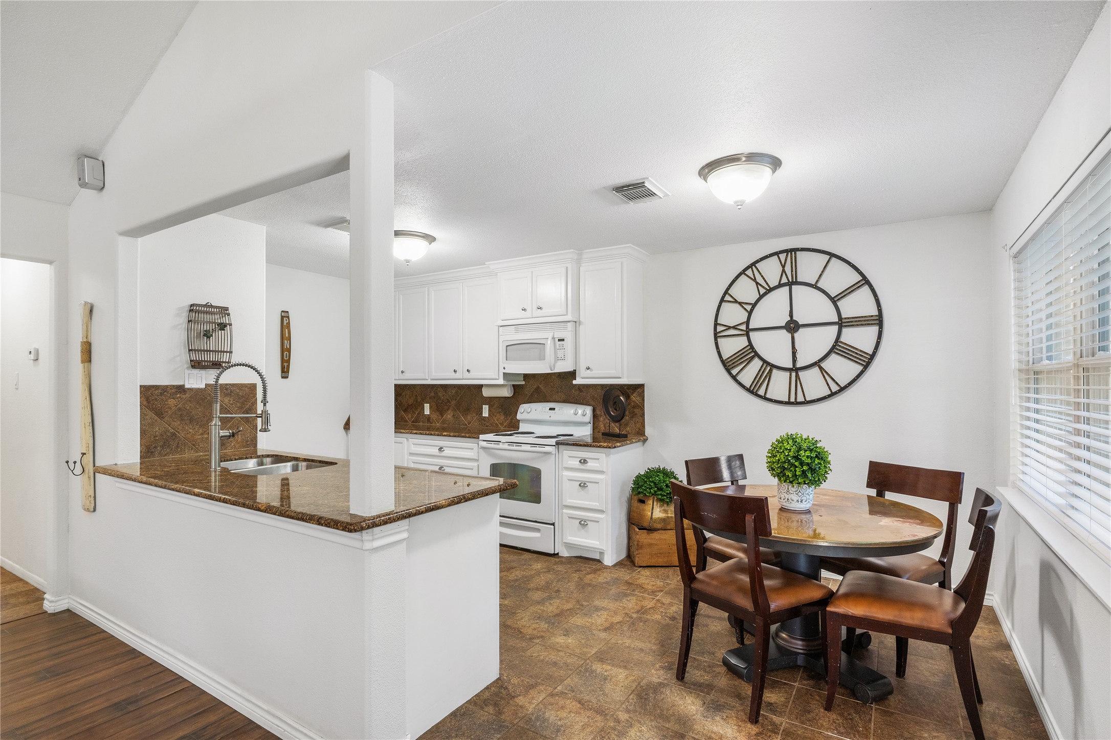 2303 Mimosa Court, League City, TX 77573