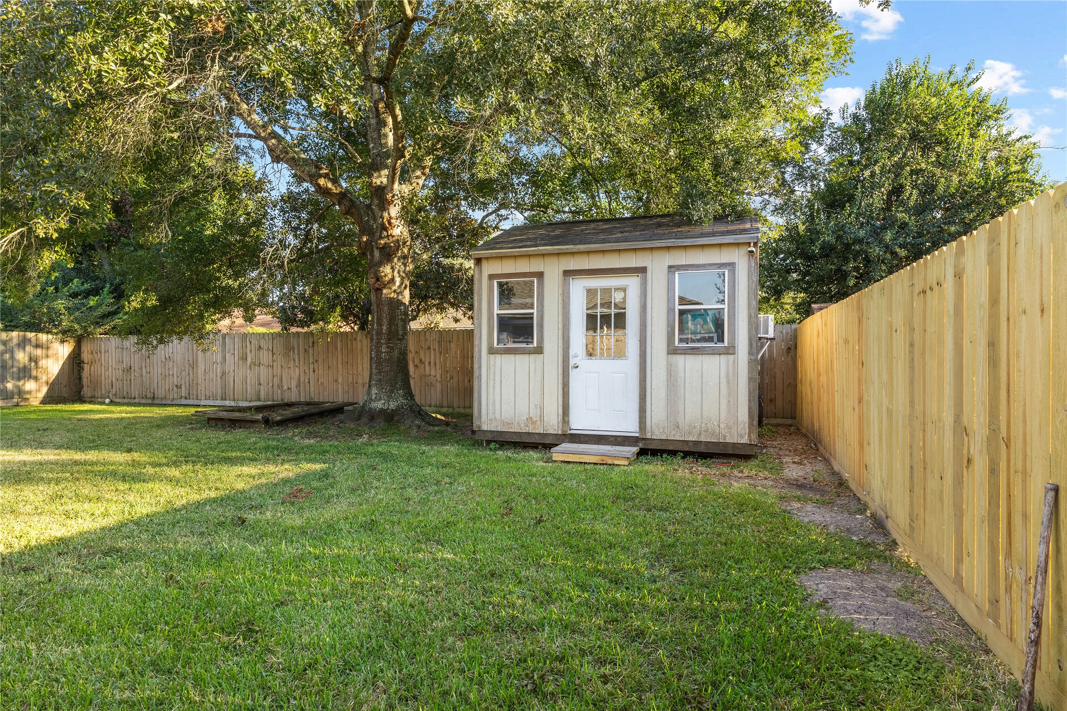 2303 Mimosa Court, League City, TX 77573