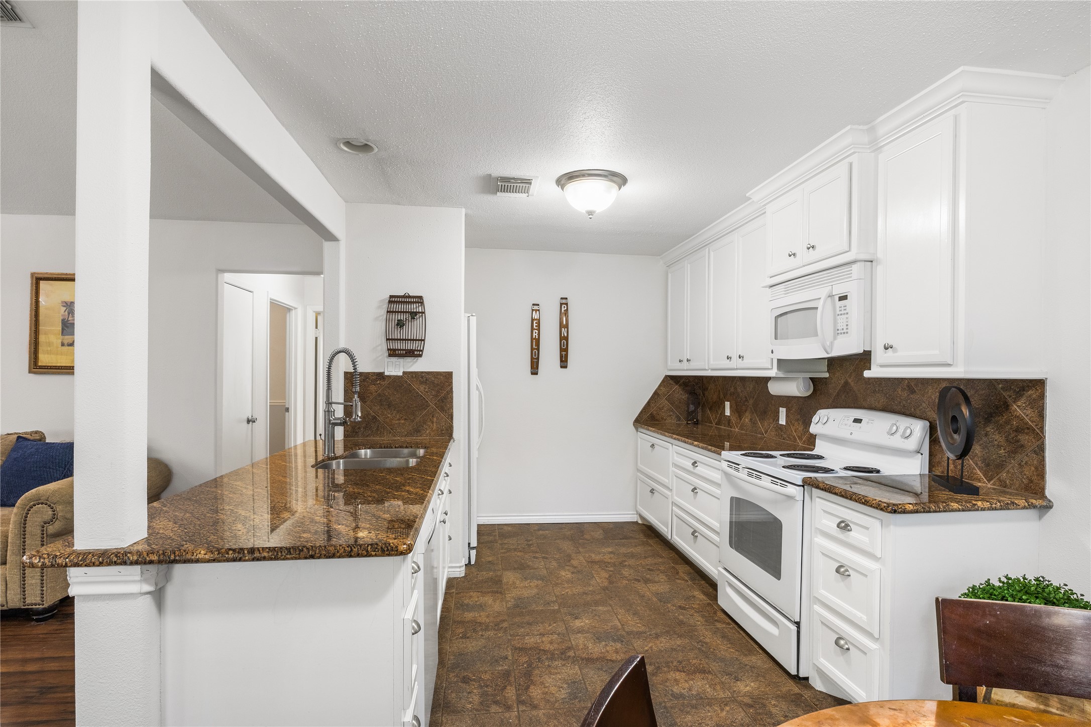 2303 Mimosa Court, League City, TX 77573