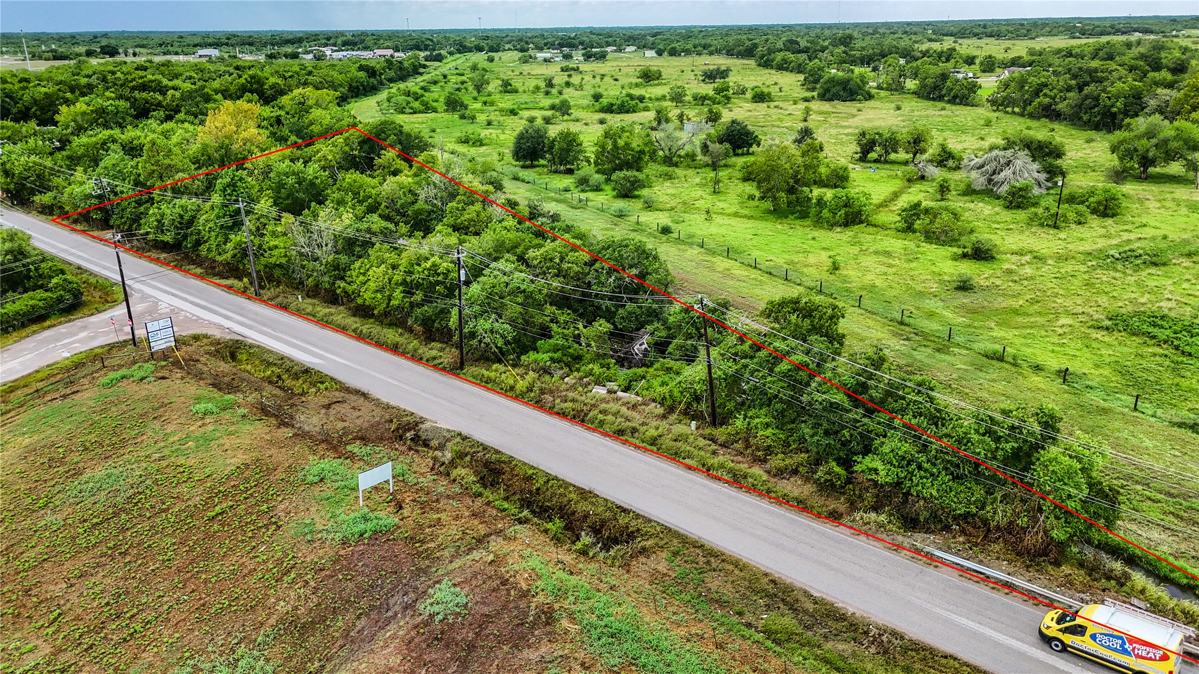 1011 County Road 129, Alvin, TX 77511 1011 County Road 129, Alvin, TX 77511
