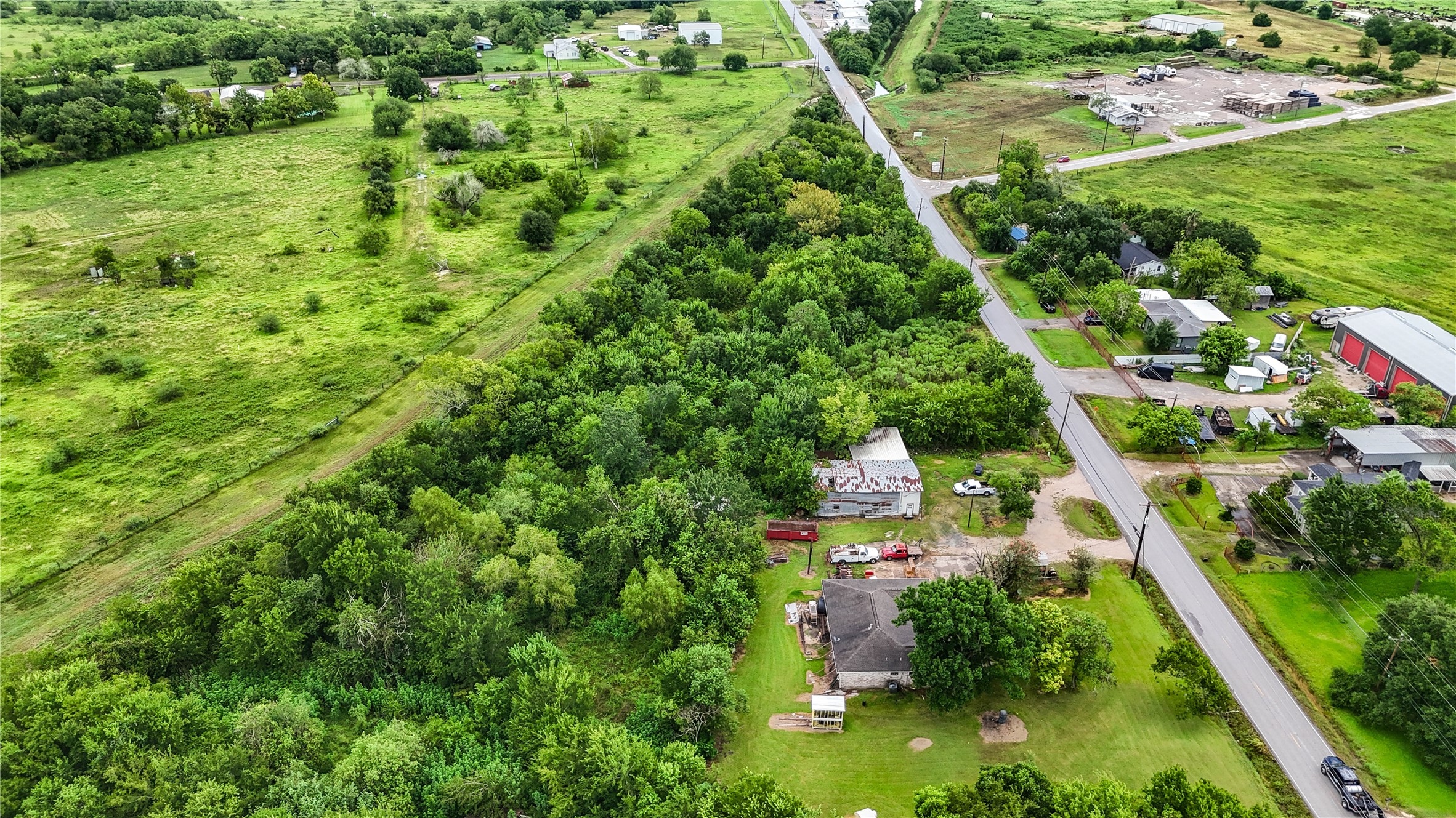 1011 County Road 129, Alvin, TX 77511