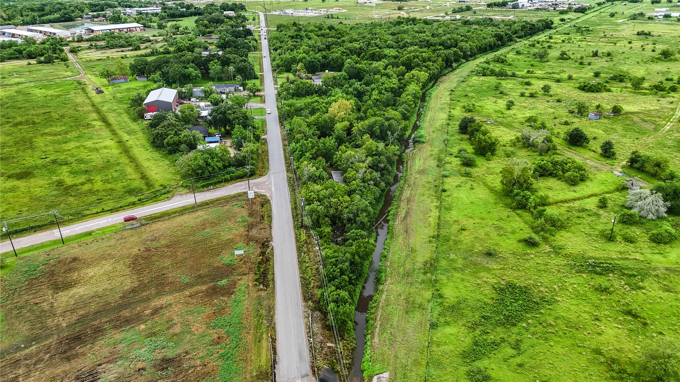 1011 County Road 129, Alvin, TX 77511