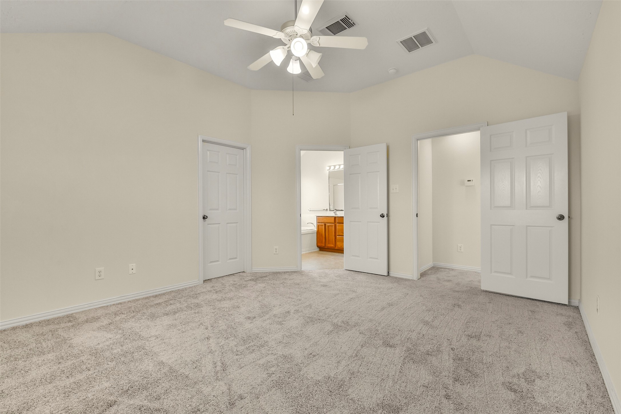 5707 Emerald Brook Lane, League City, TX 77573