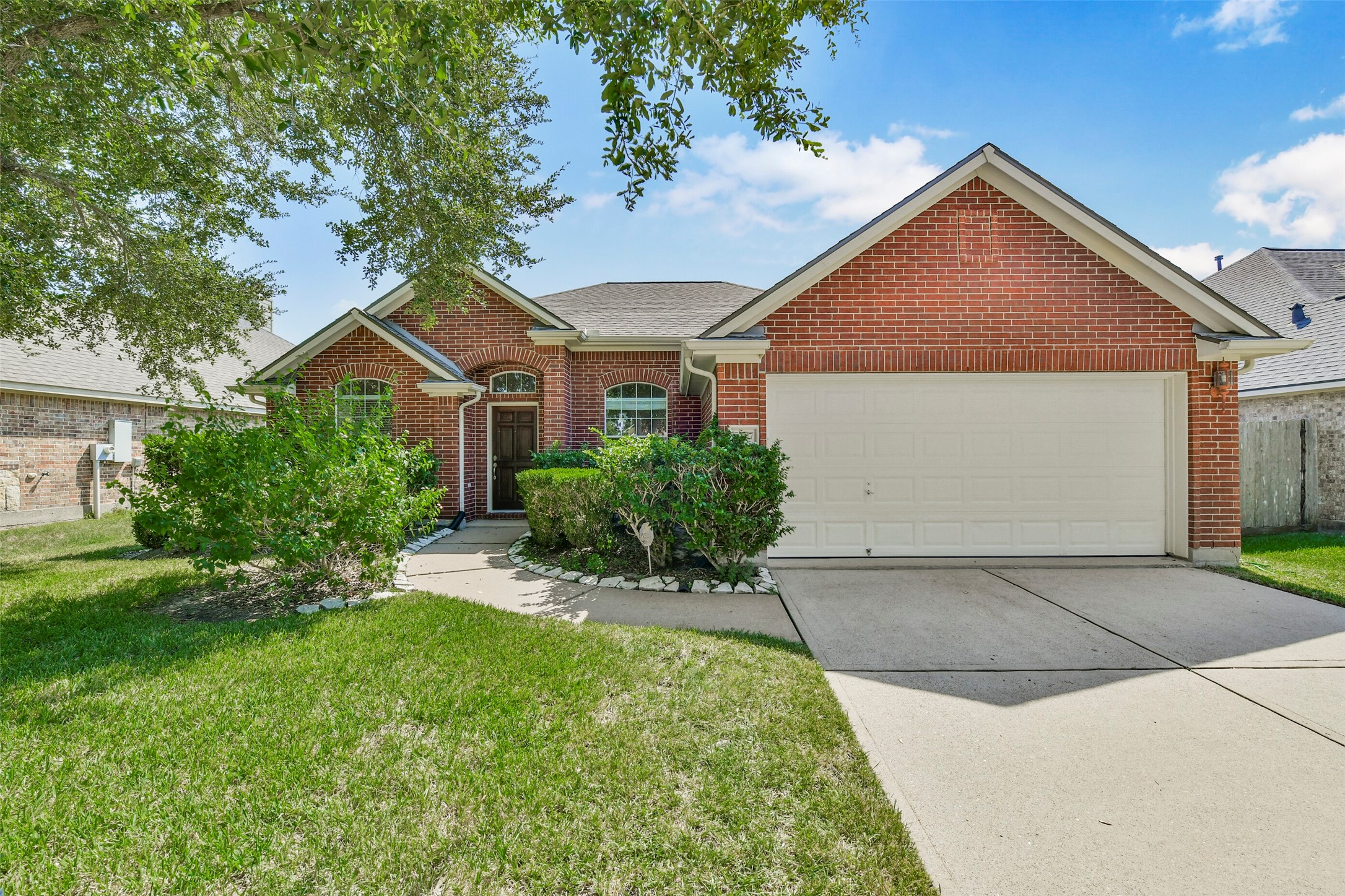 5707 Emerald Brook Lane, League City, TX 77573
