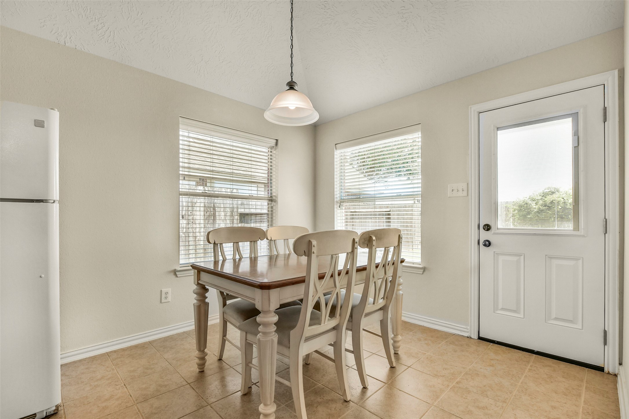 5707 Emerald Brook Lane, League City, TX 77573