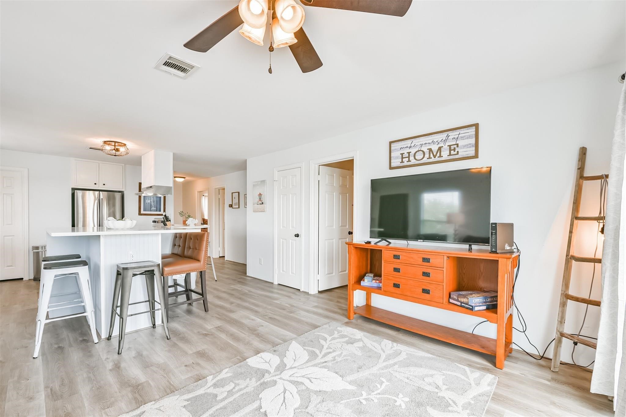 1004 20th Street, Dickinson, TX 77539