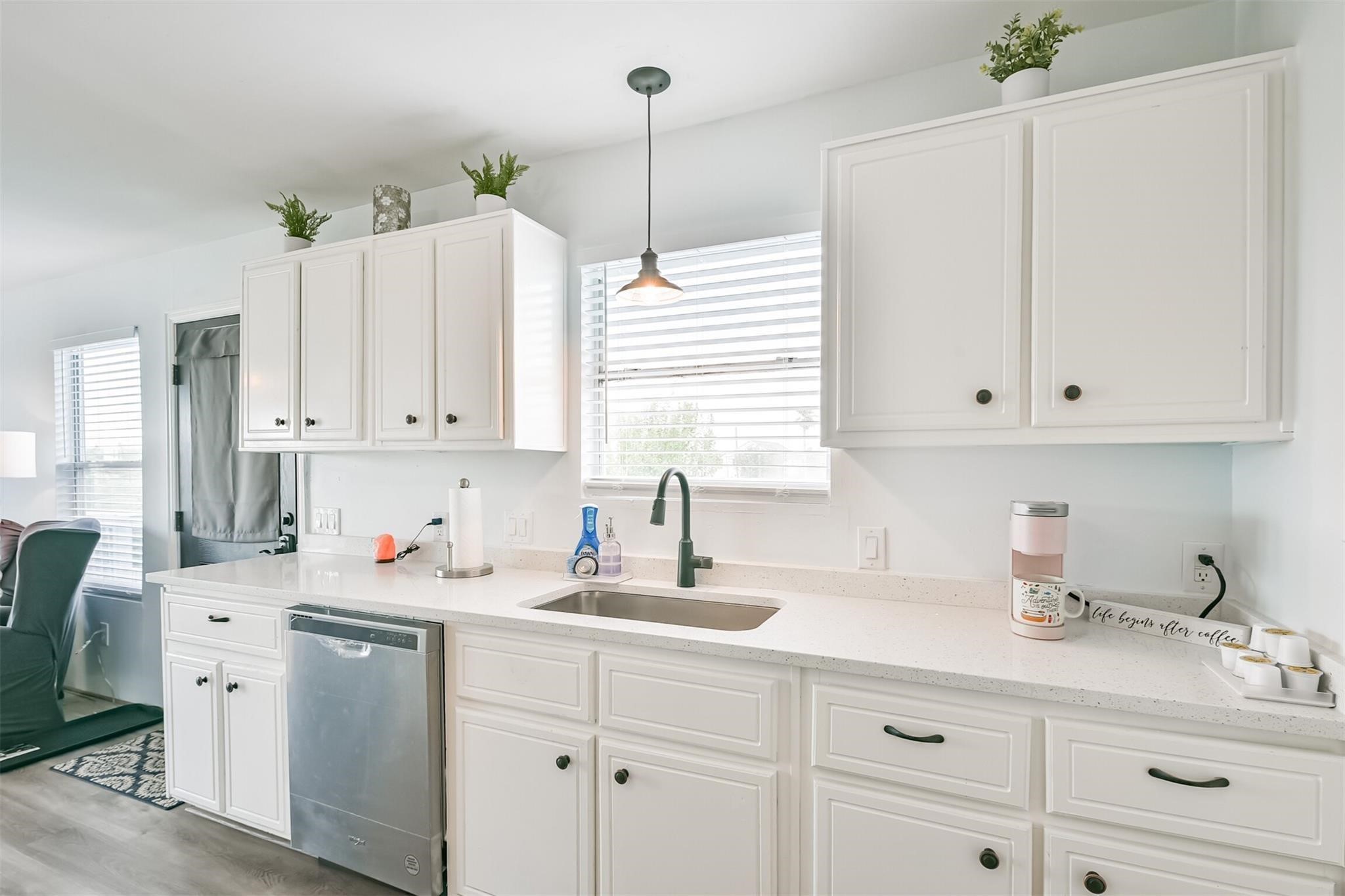 1004 20th Street, Dickinson, TX 77539