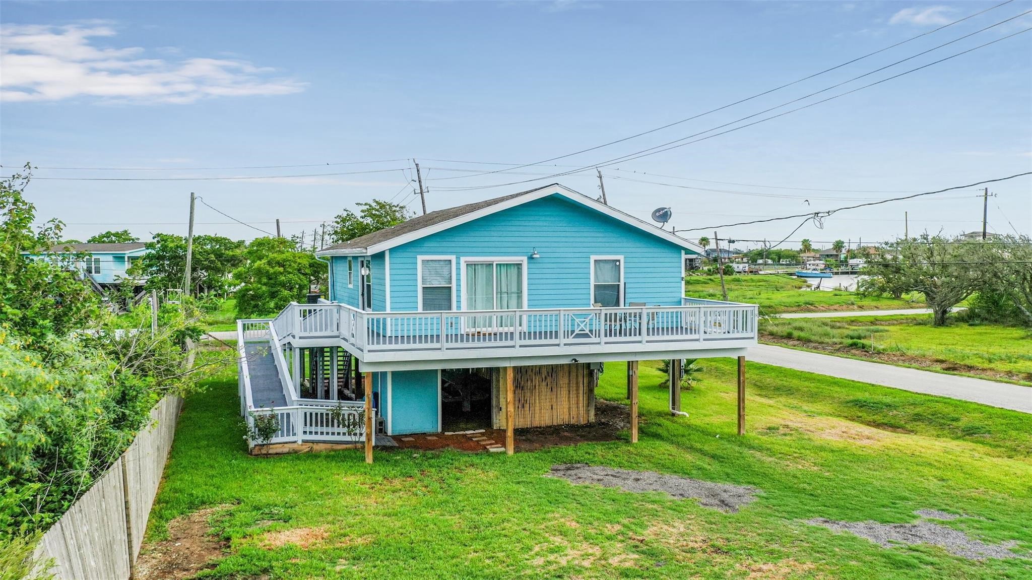 1004 20th Street, Dickinson, TX 77539 1004 20th Street, Dickinson, TX 77539