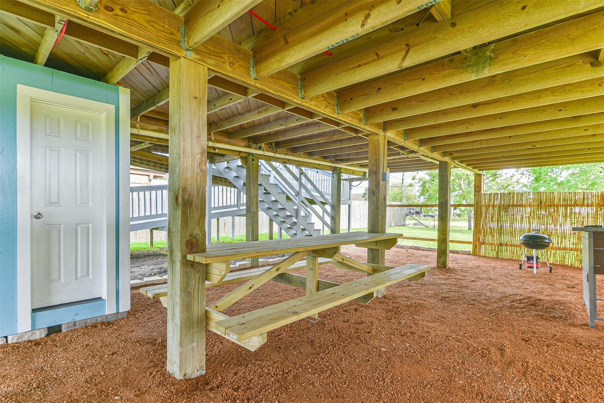 1004 20th Street, Dickinson, TX 77539