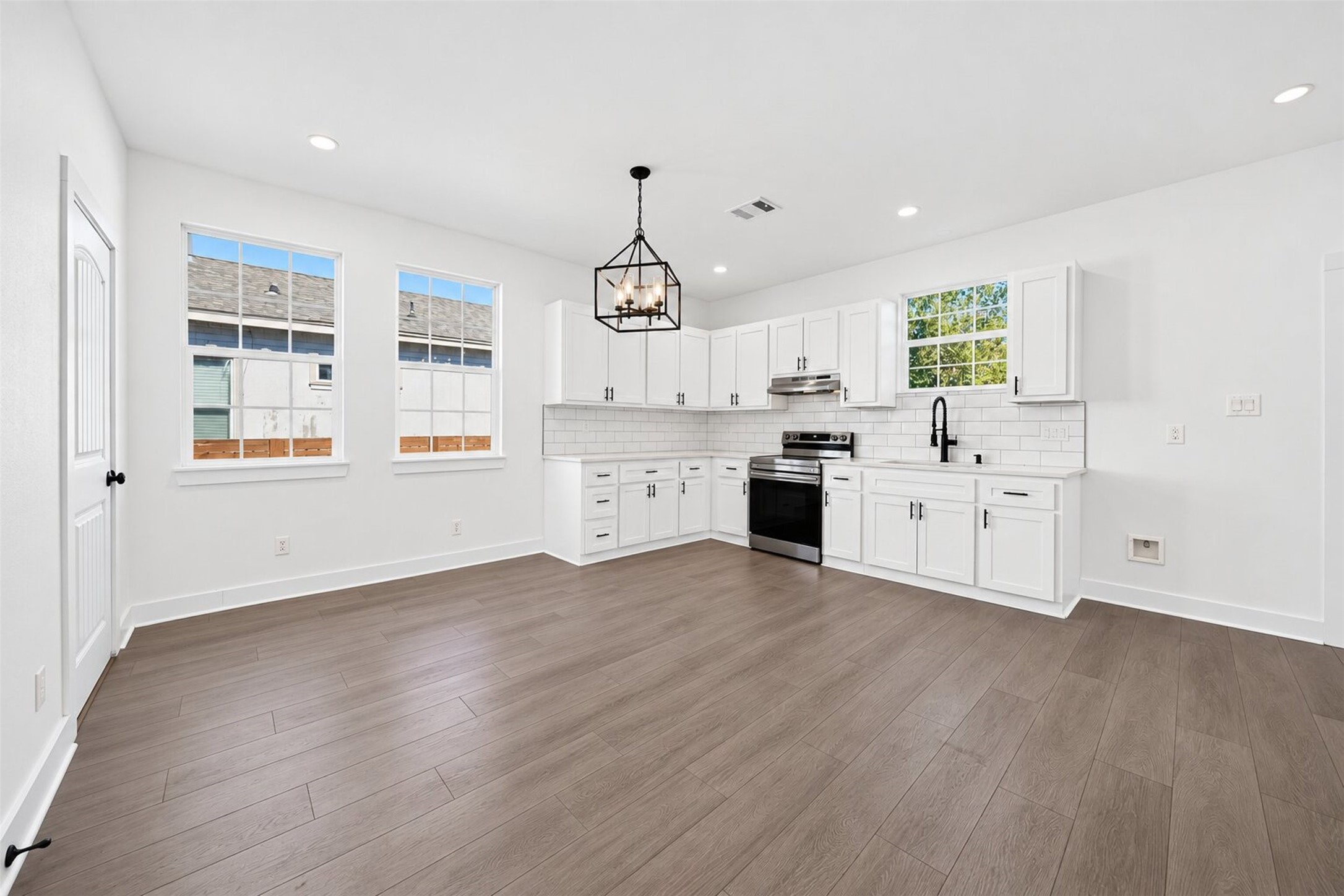 2412 Lucas Street, Houston, TX 77026 2412 Lucas Street, Houston, TX 77026