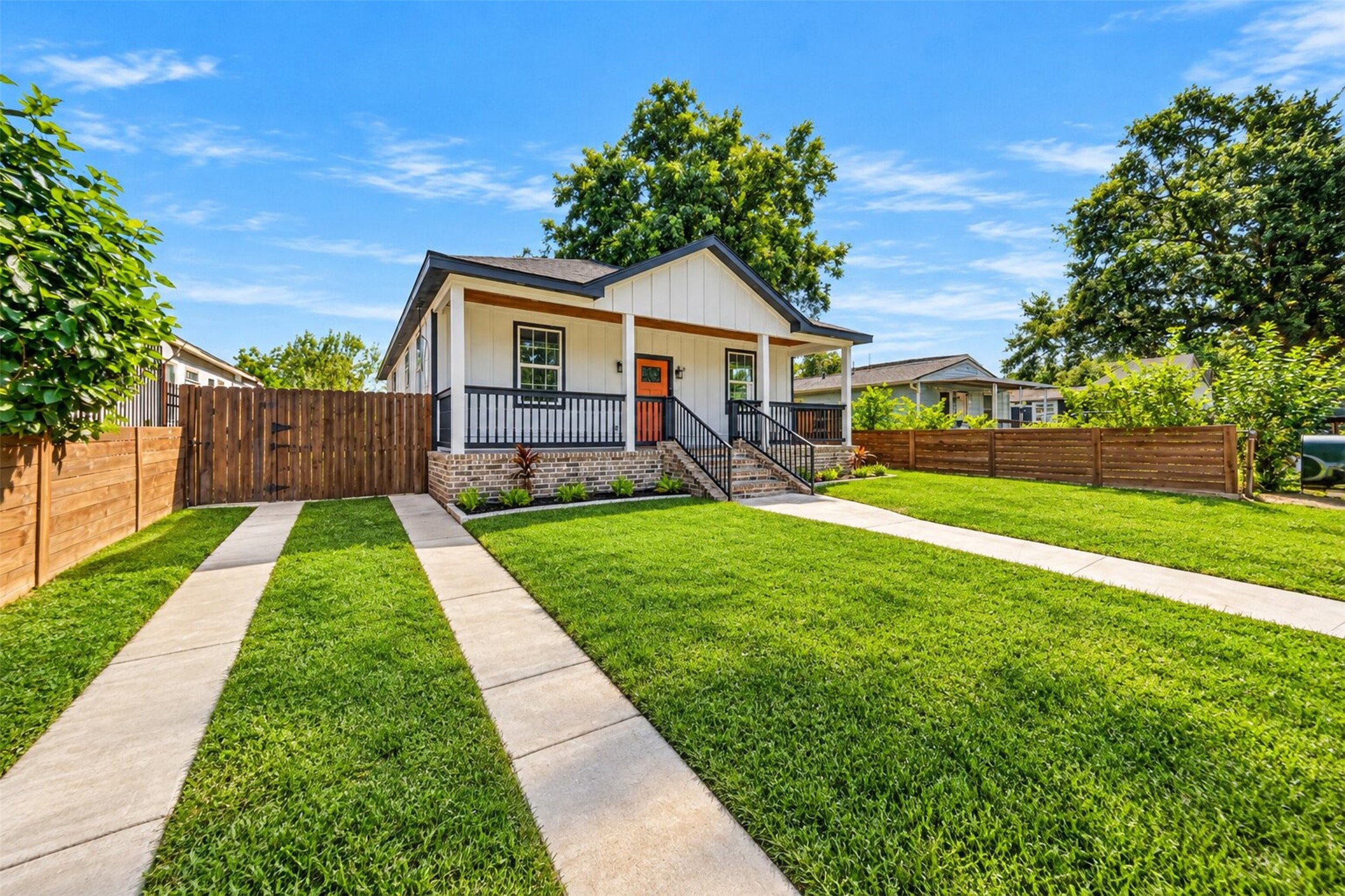 2412 Lucas Street, Houston, TX 77026 2412 Lucas Street, Houston, TX 77026