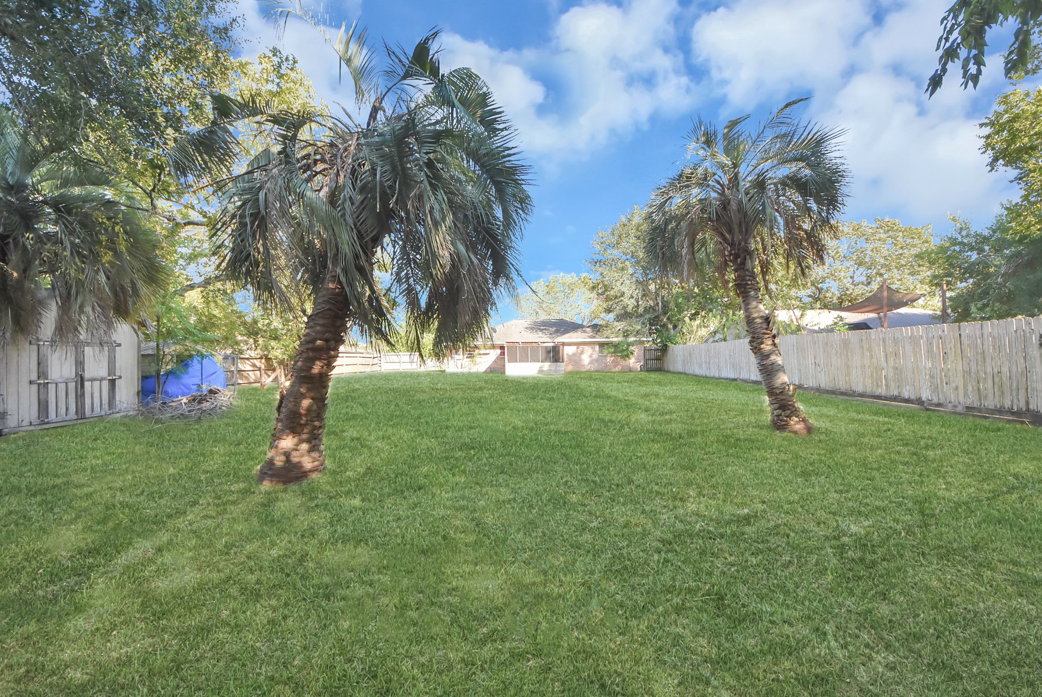 4311 Pine Shadows Street, Dickinson, TX 77539