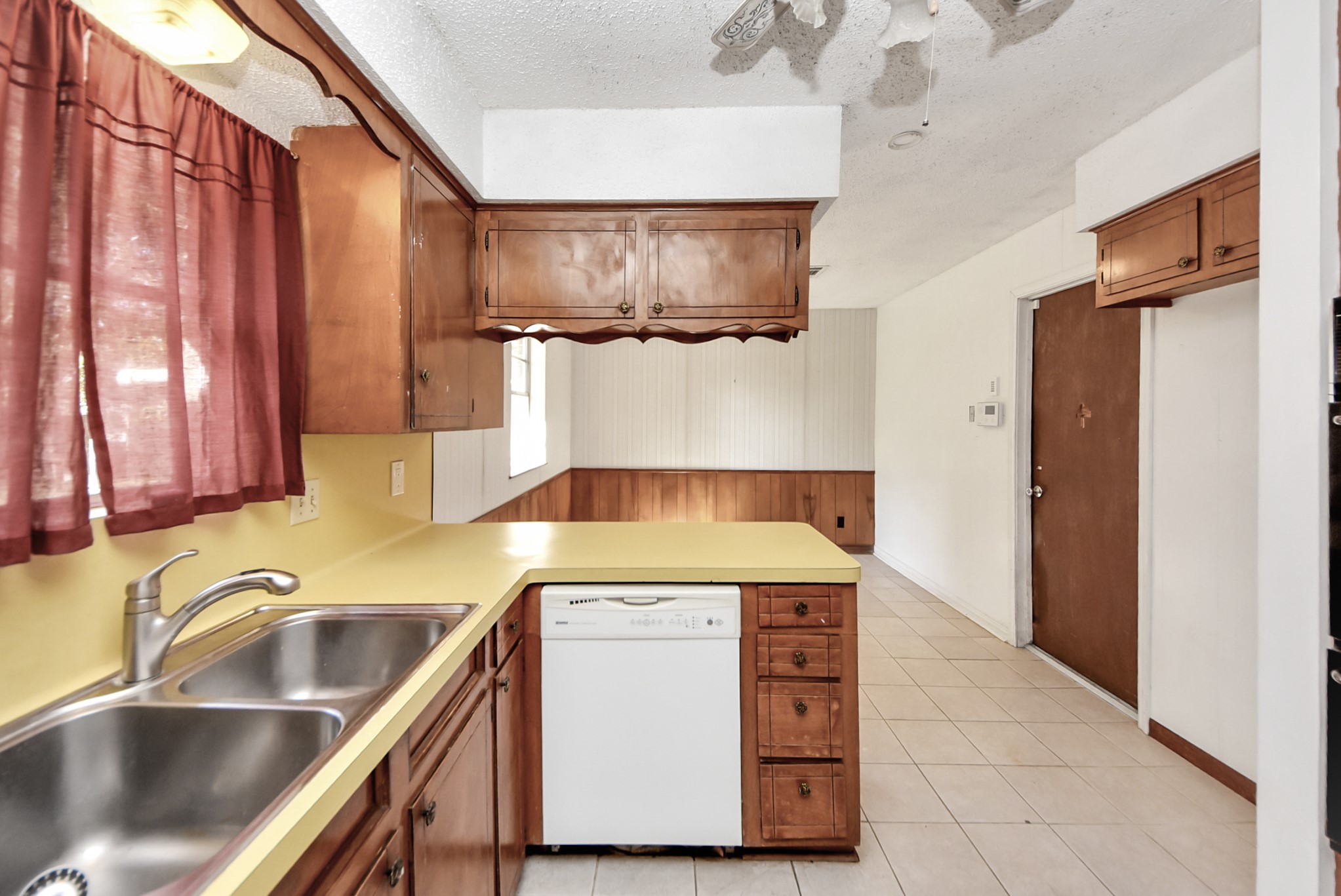 4311 Pine Shadows Street, Dickinson, TX 77539
