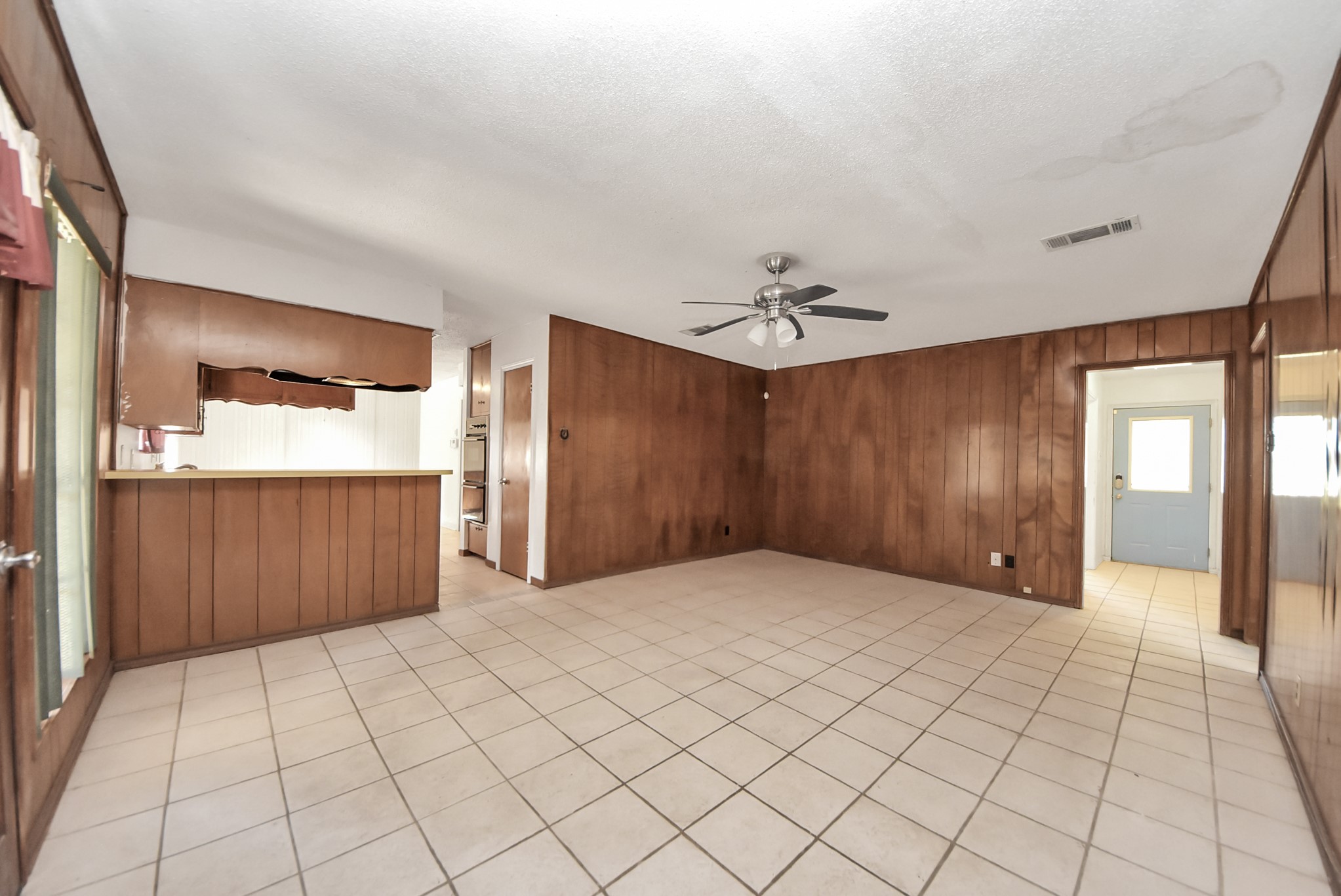 4311 Pine Shadows Street, Dickinson, TX 77539 4311 Pine Shadows Street, Dickinson, TX 77539