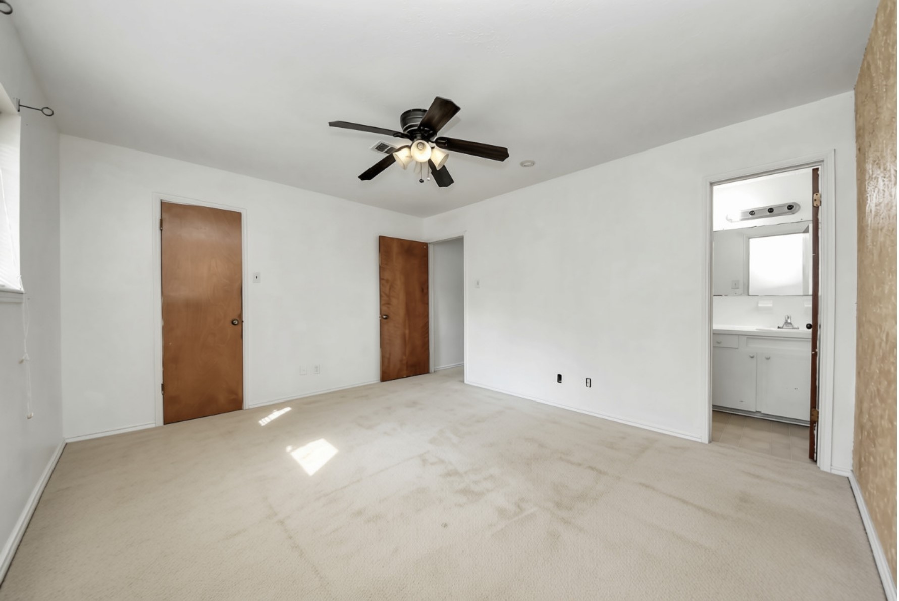 4311 Pine Shadows Street, Dickinson, TX 77539