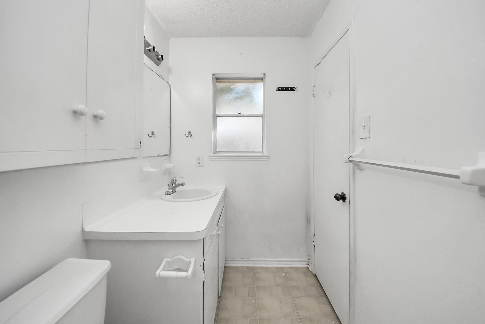 4311 Pine Shadows Street, Dickinson, TX 77539