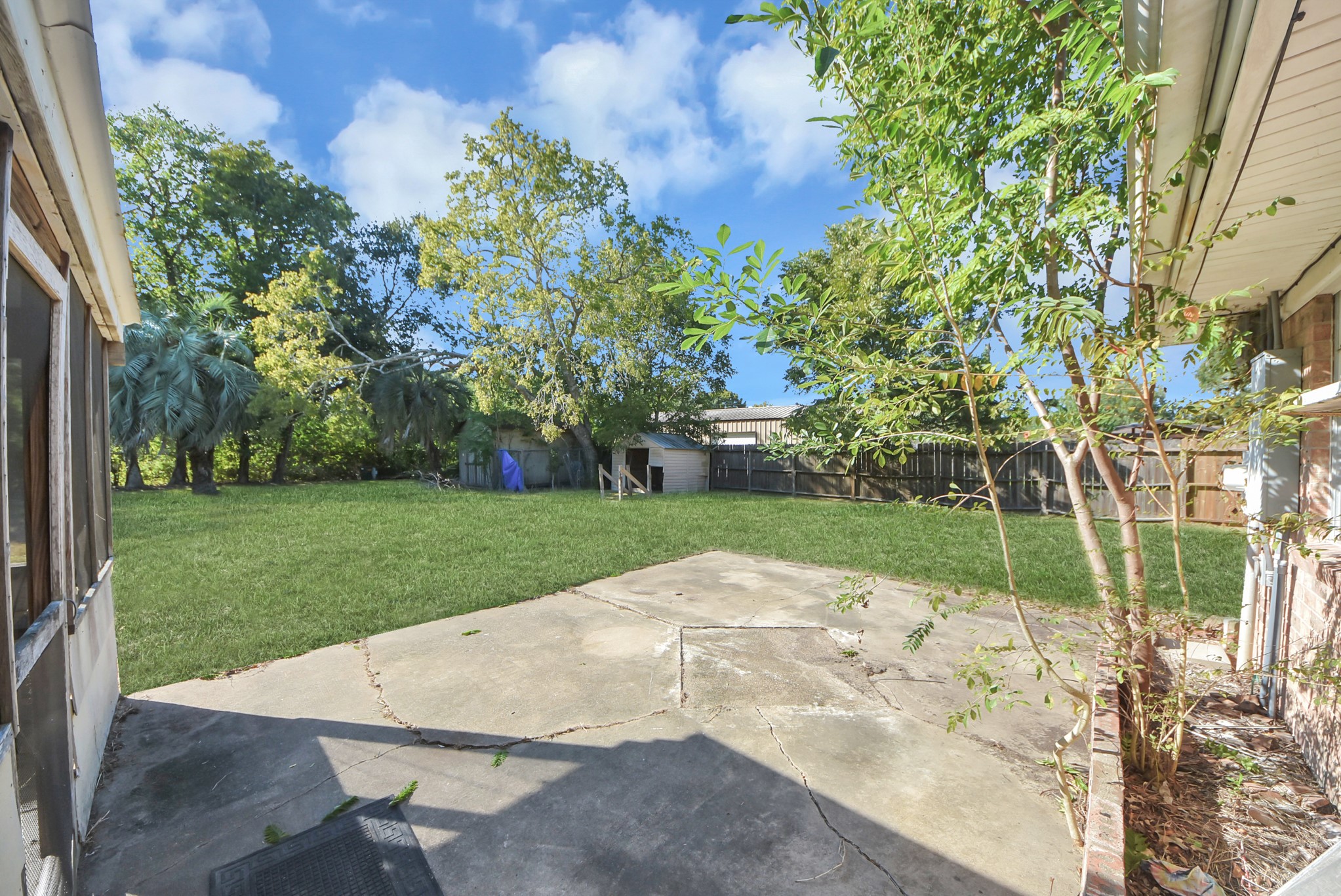 4311 Pine Shadows Street, Dickinson, TX 77539