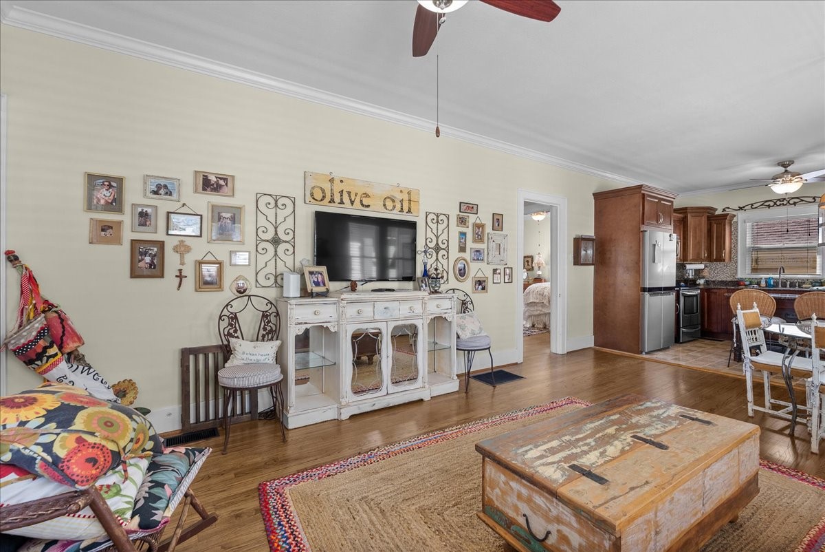 1327 16th Street, Galveston, TX 77550