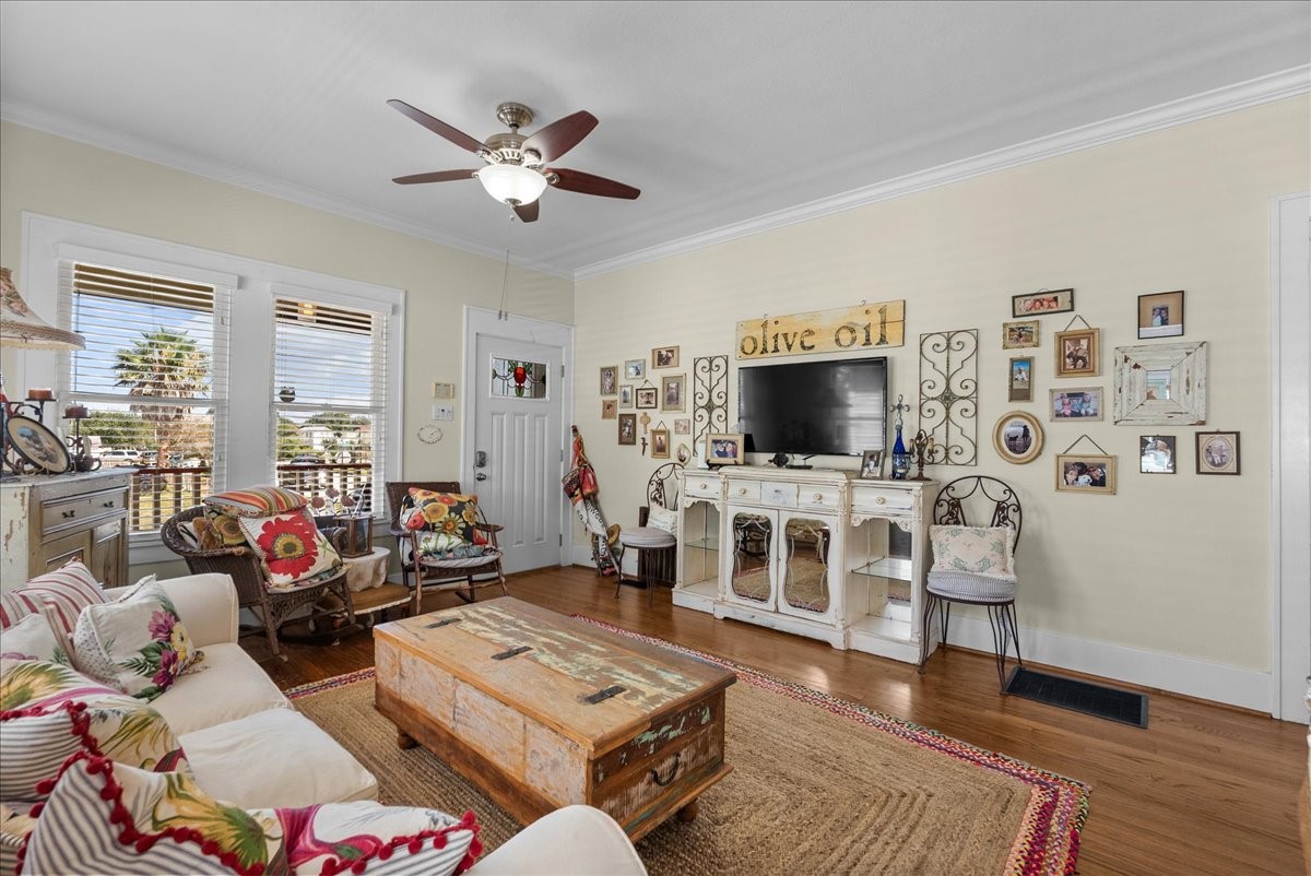 1327 16th Street, Galveston, TX 77550