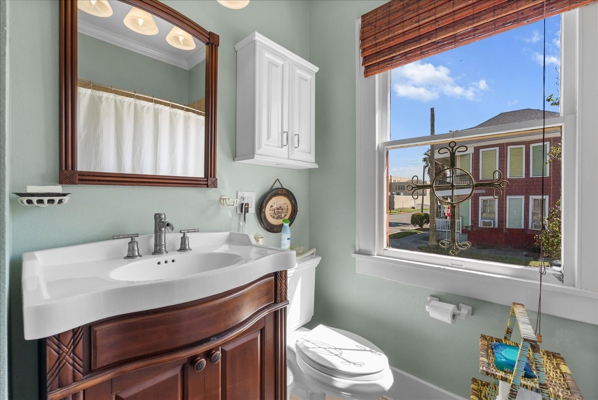 1327 16th Street, Galveston, TX 77550