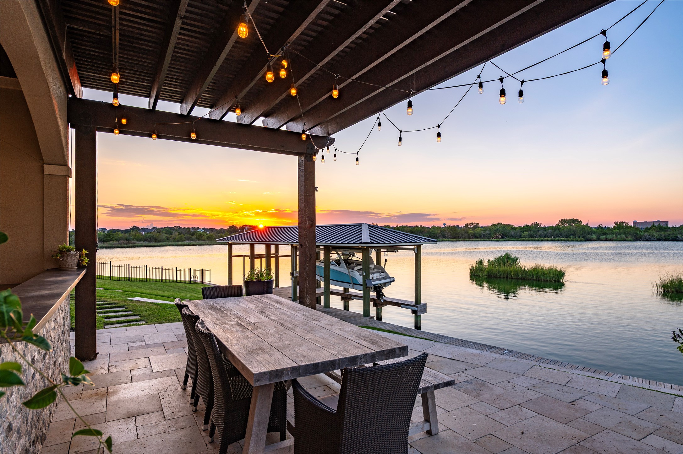 858 Signature Cove, League City, TX 77573