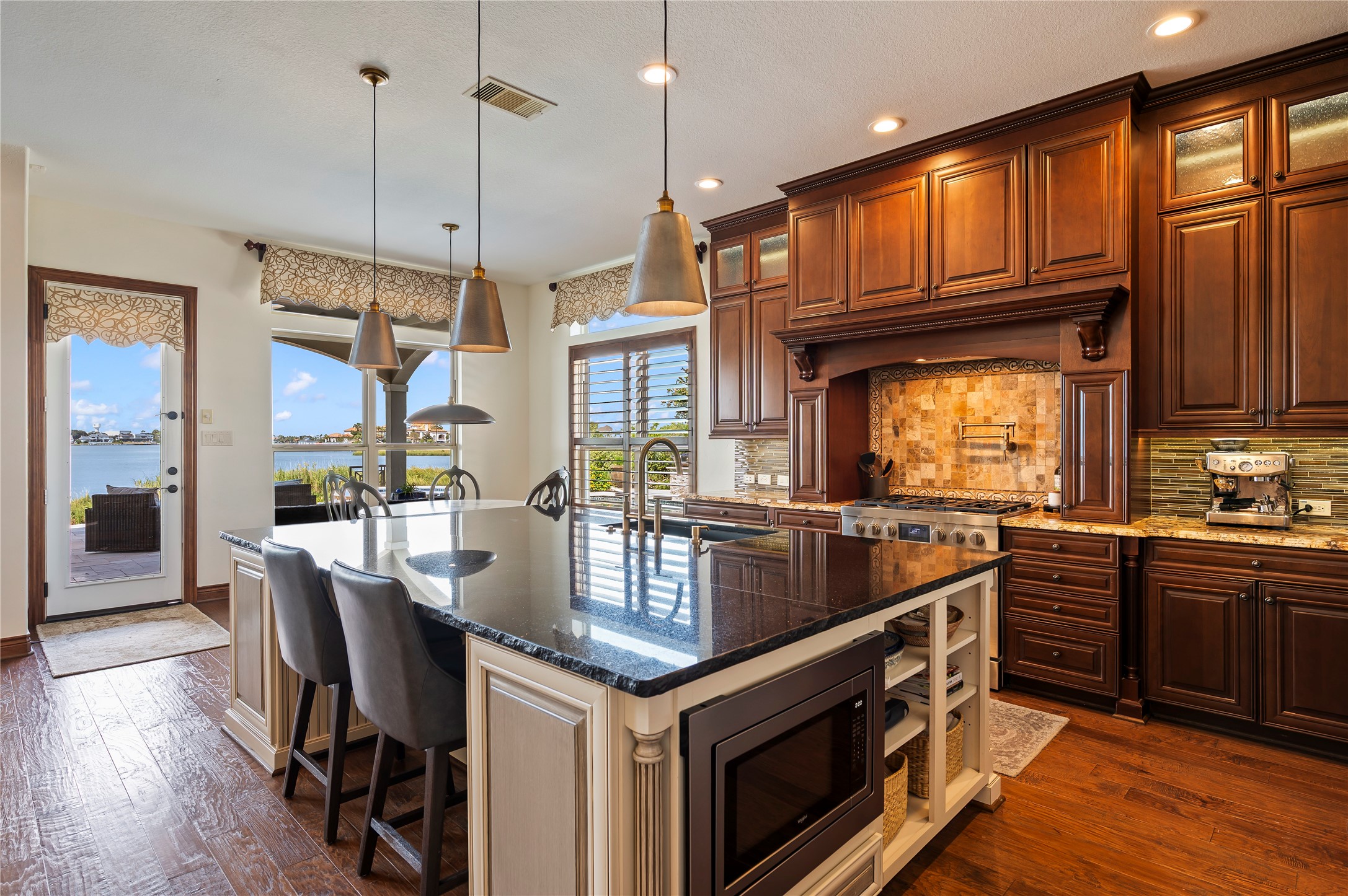 858 Signature Cove, League City, TX 77573