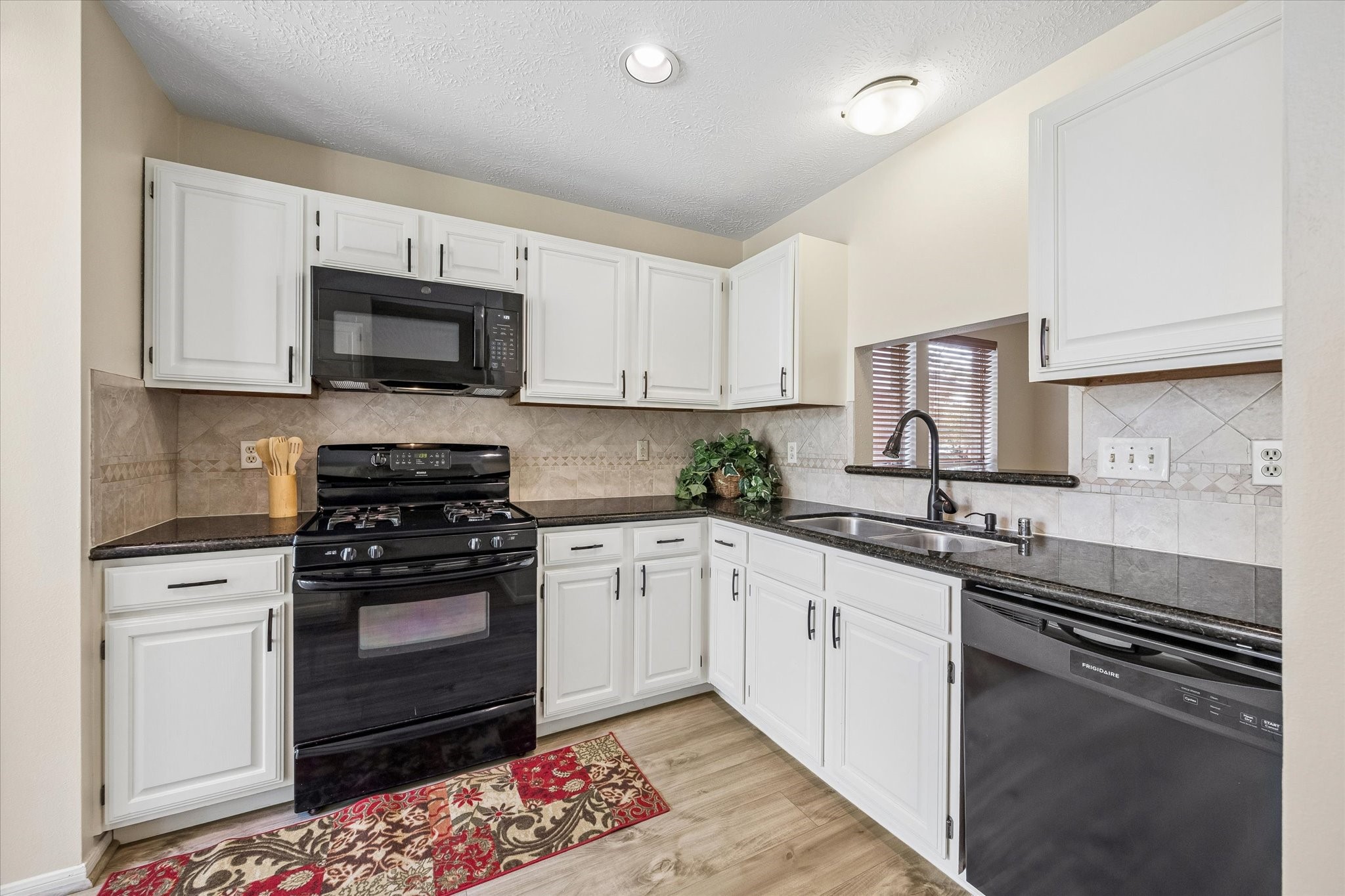 14427 Sun Harbor Drive, Houston, TX 77062
