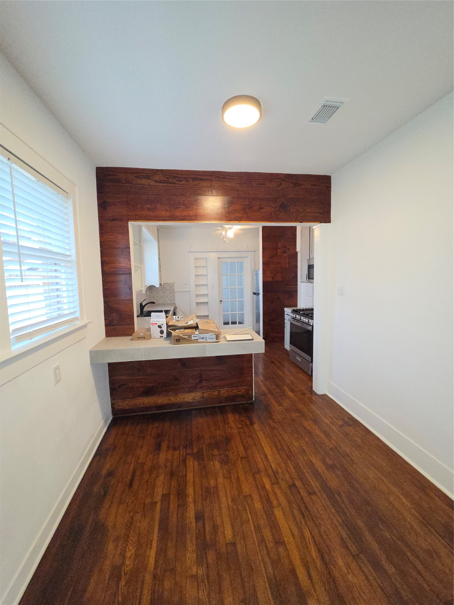 dining/bar