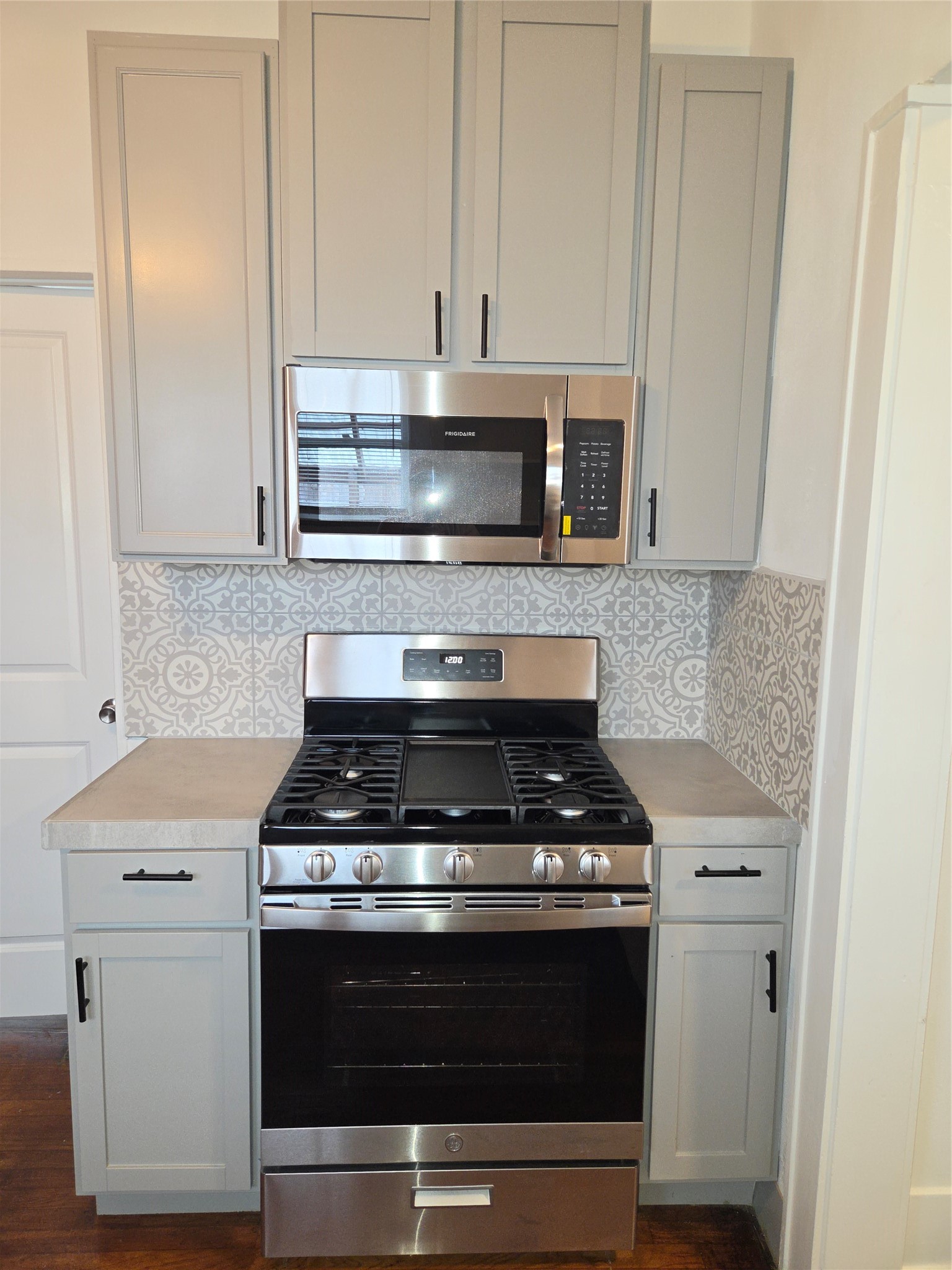 brand new gas range