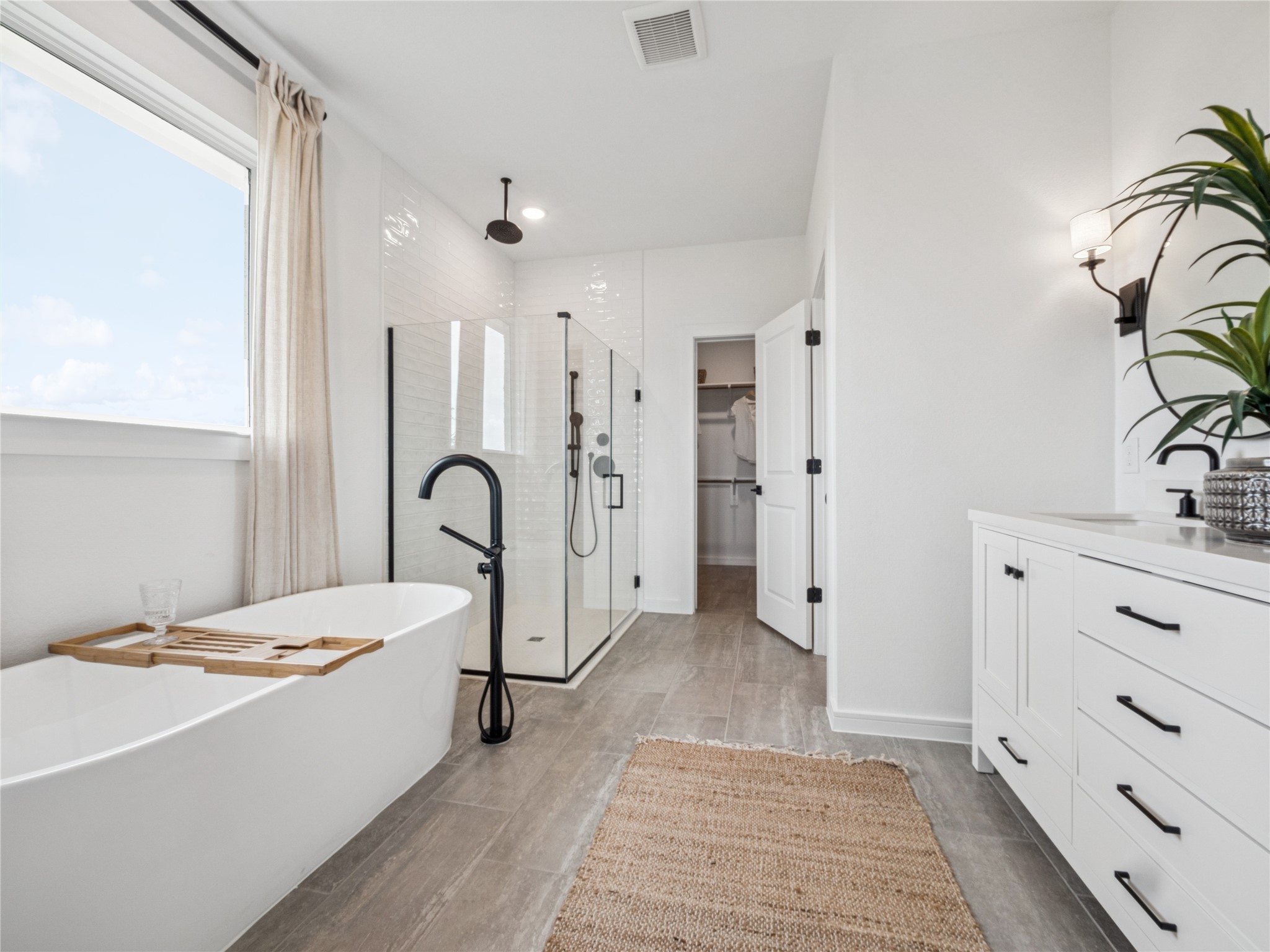 Luxurious primary bath (*Photo not of actual home and used for illustration purposes only.)