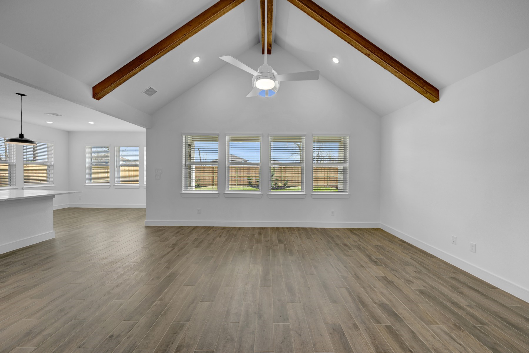 Impressive great room (*Photo not of actual home and used for illustration purposes only.)