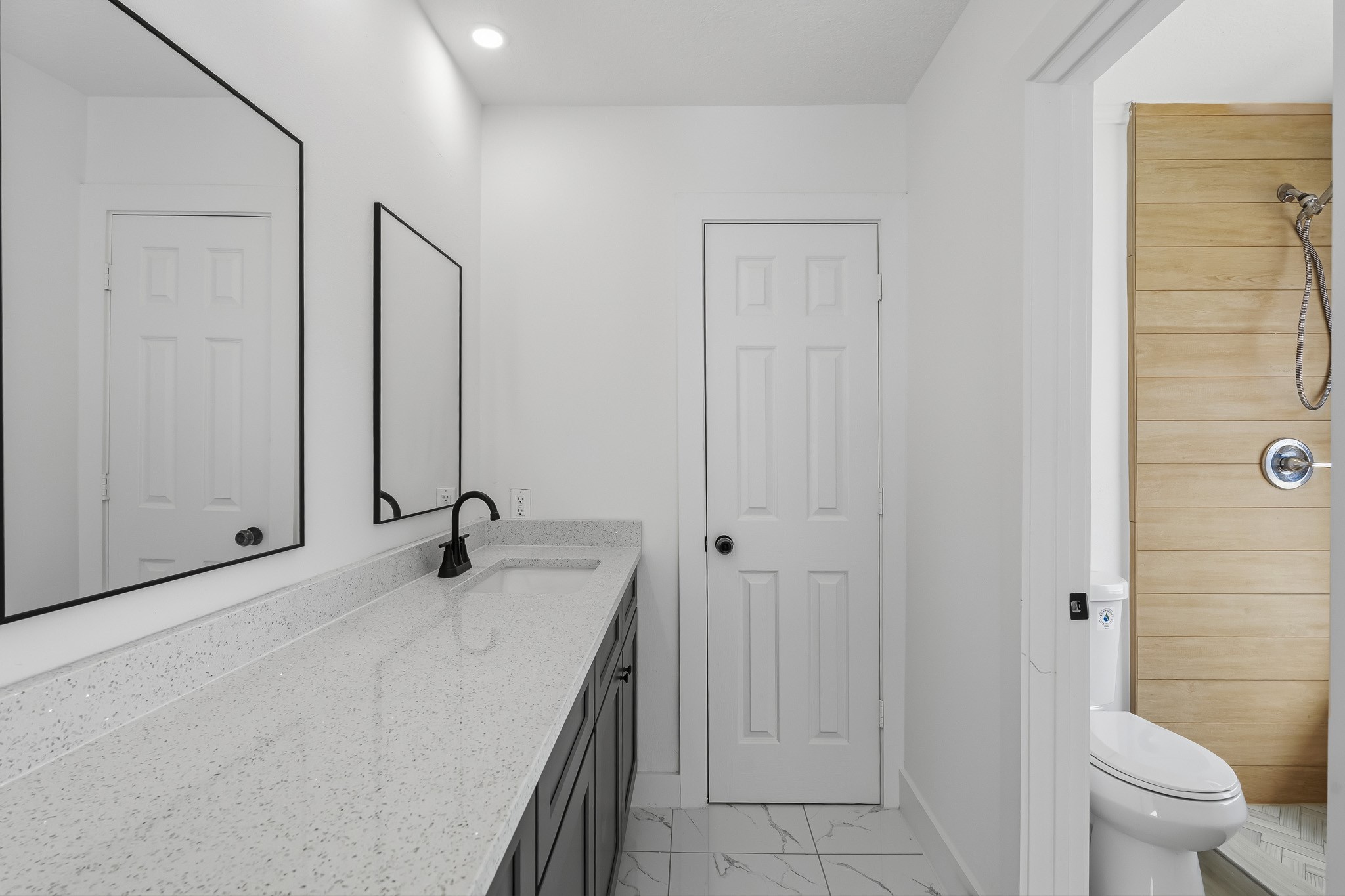 Primary bedroom restroom