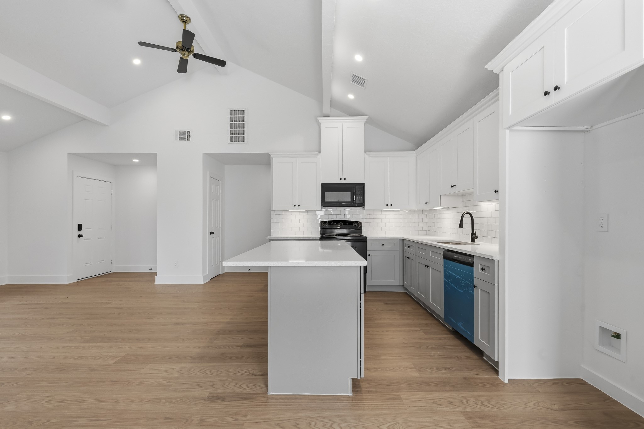 Kitchen/Island