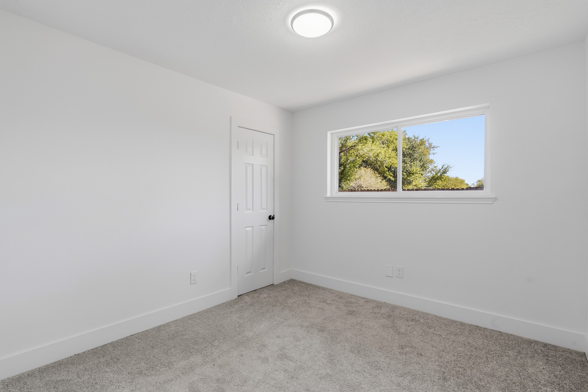 Secondary bedroom