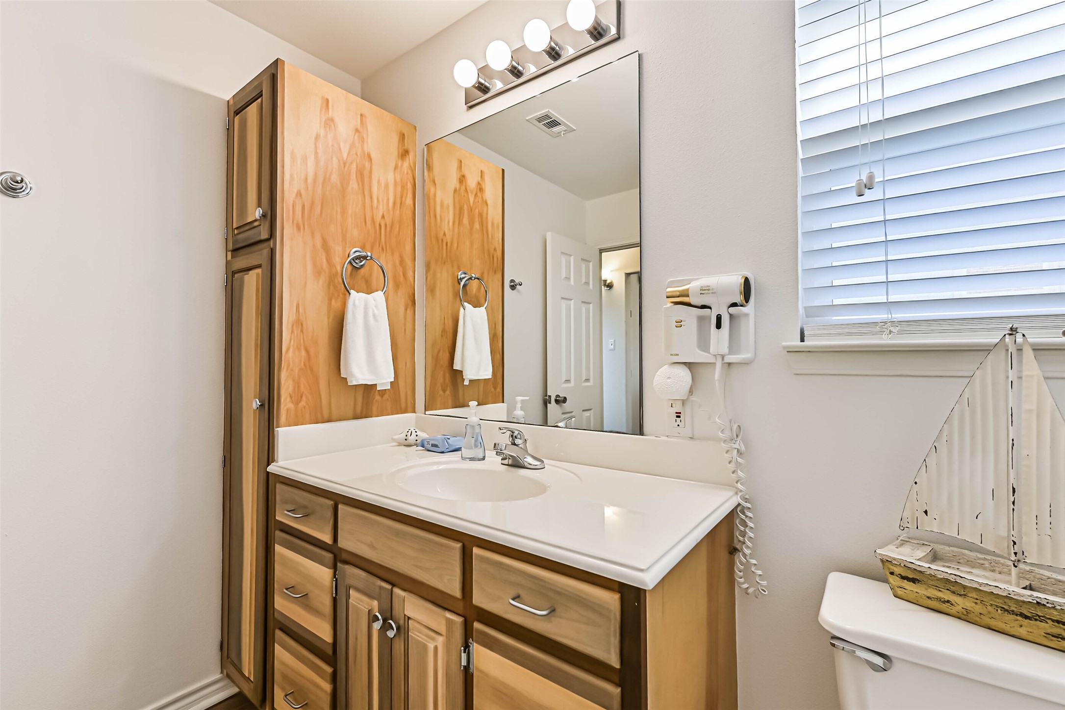 13811 Mutiny Lane, Galveston, TX 77554