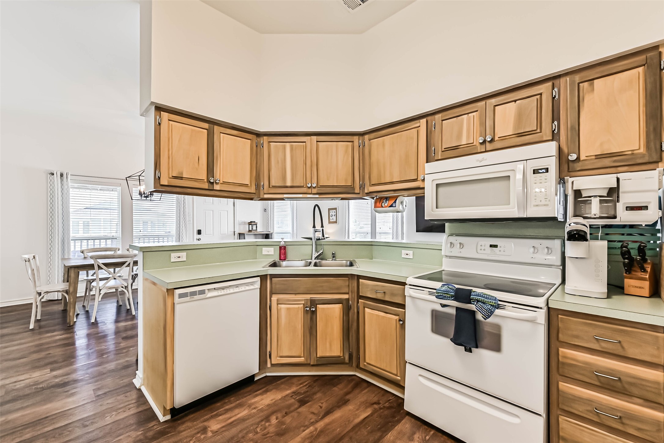 13811 Mutiny Lane, Galveston, TX 77554