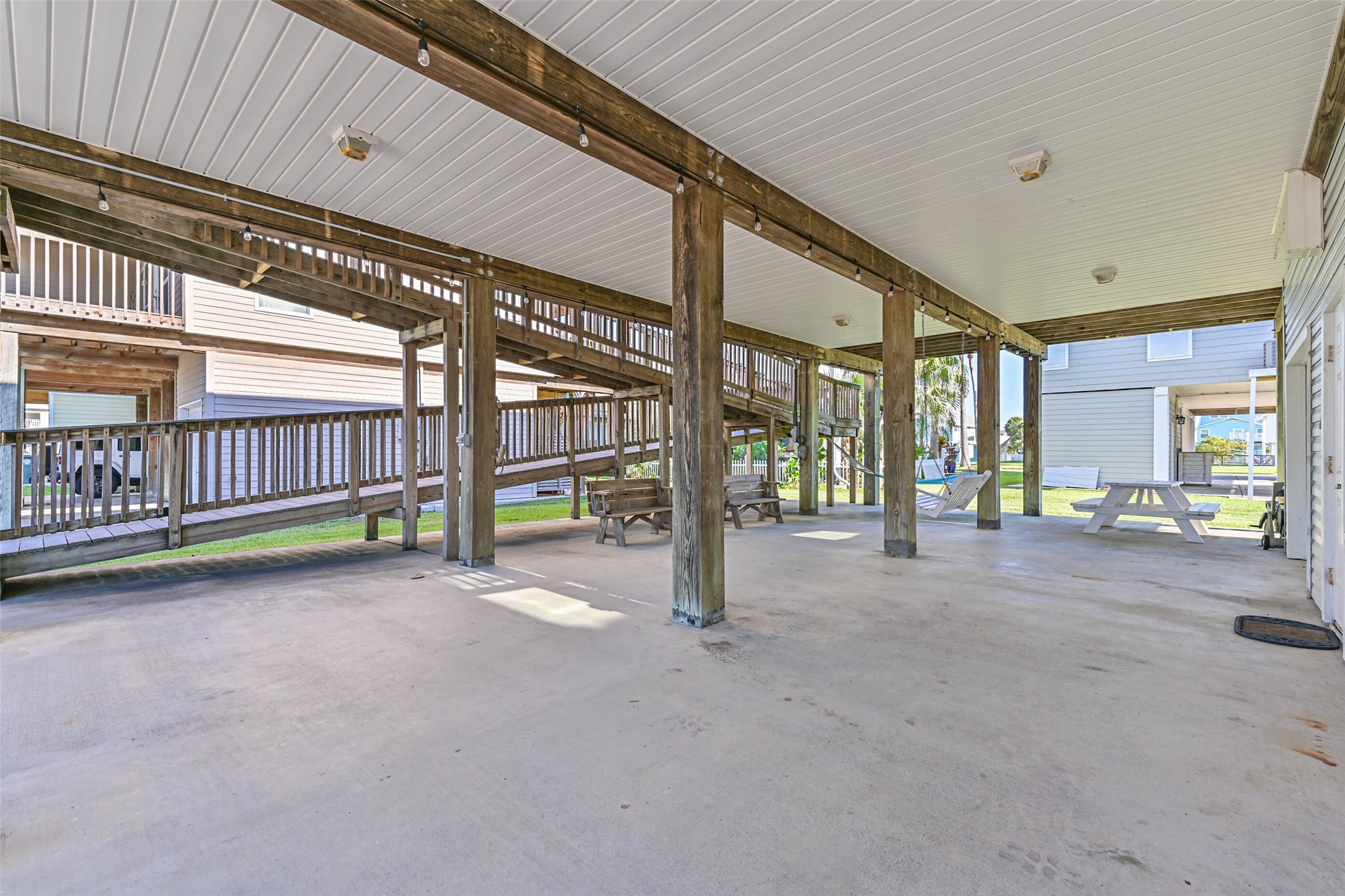 13811 Mutiny Lane, Galveston, TX 77554