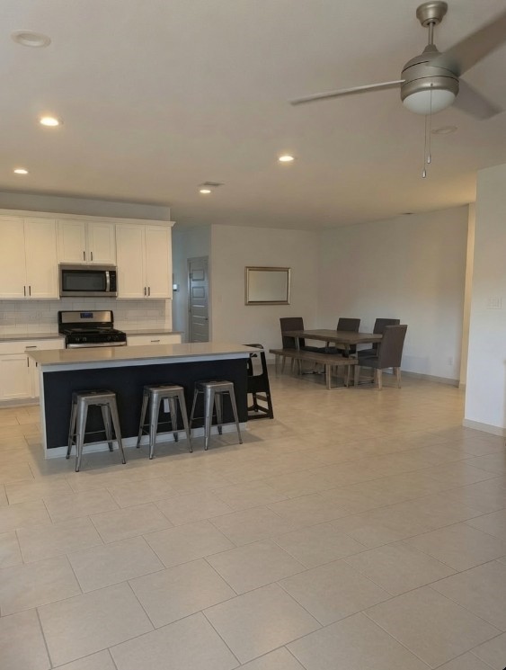 Modern Open-Concept Kitchen & Dining Modern Open-Concept Kitchen & Dining