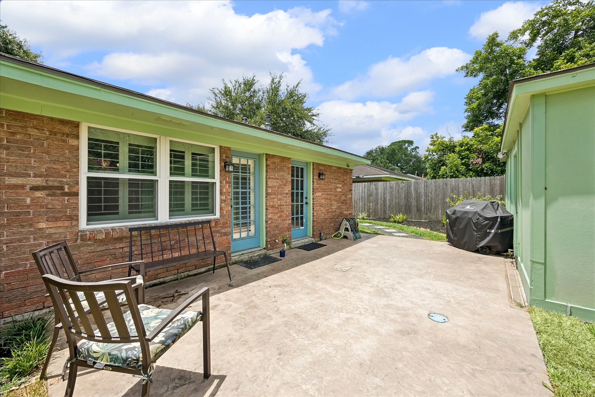 8114 Twin Hills Drive, Houston, TX 77071