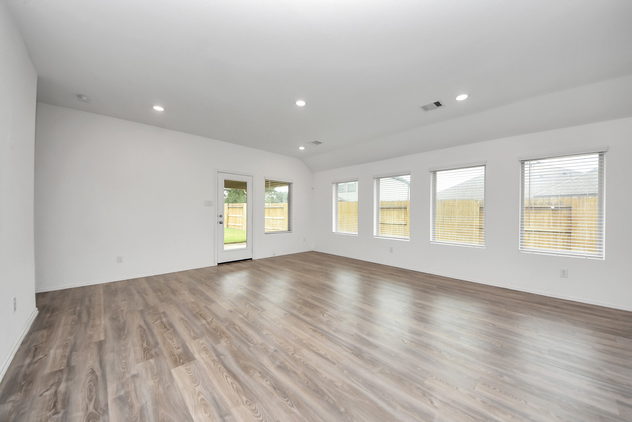 14235 Elrington Hollow Trail, Fresno, TX 77583